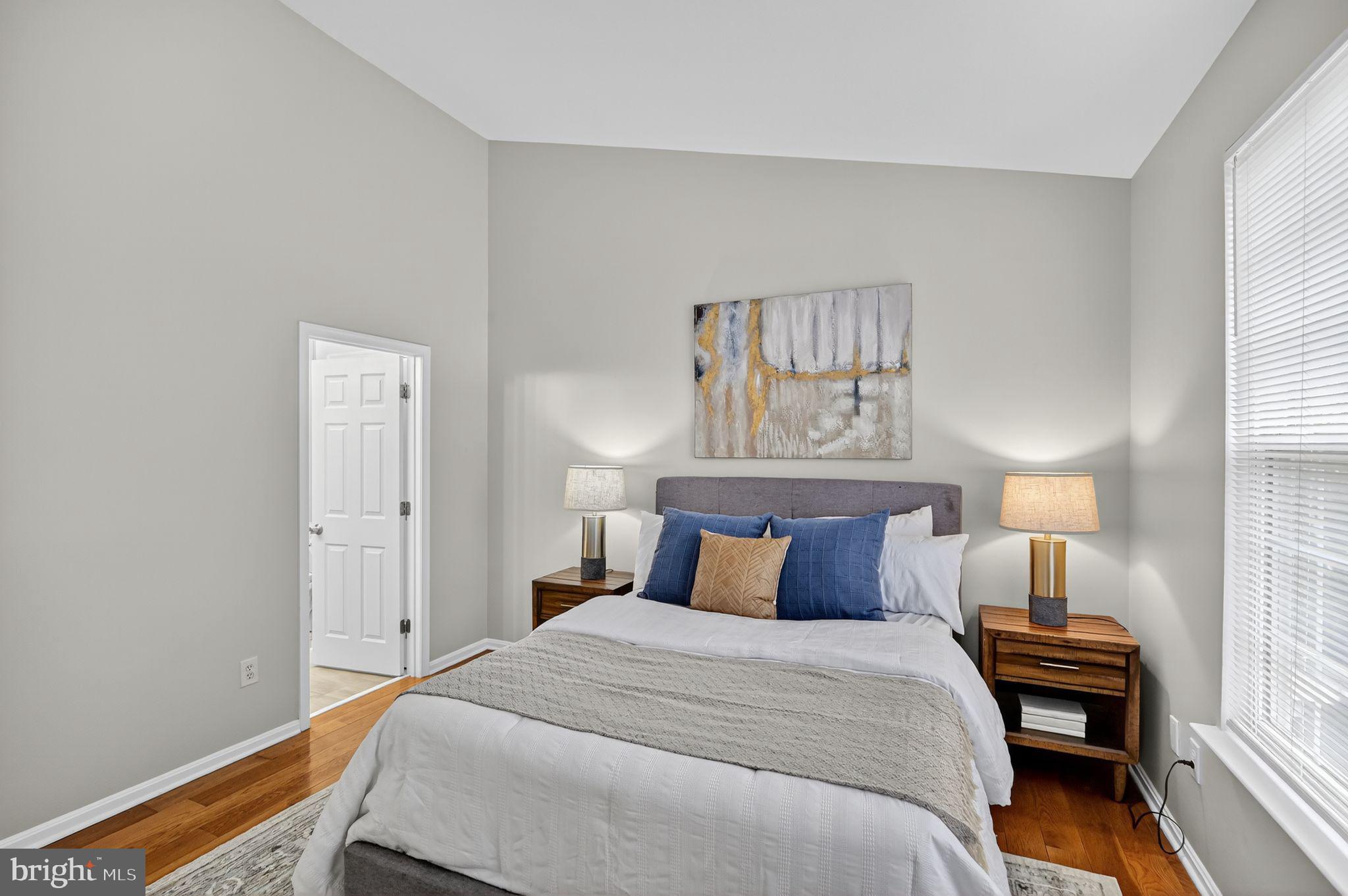 HAMPSHIRE HALL CONDO - Residential