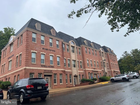 Photo of 7004 Little River Tpke #B, ANNANDALE, VA 22003 (MLS # VAFX2344790)