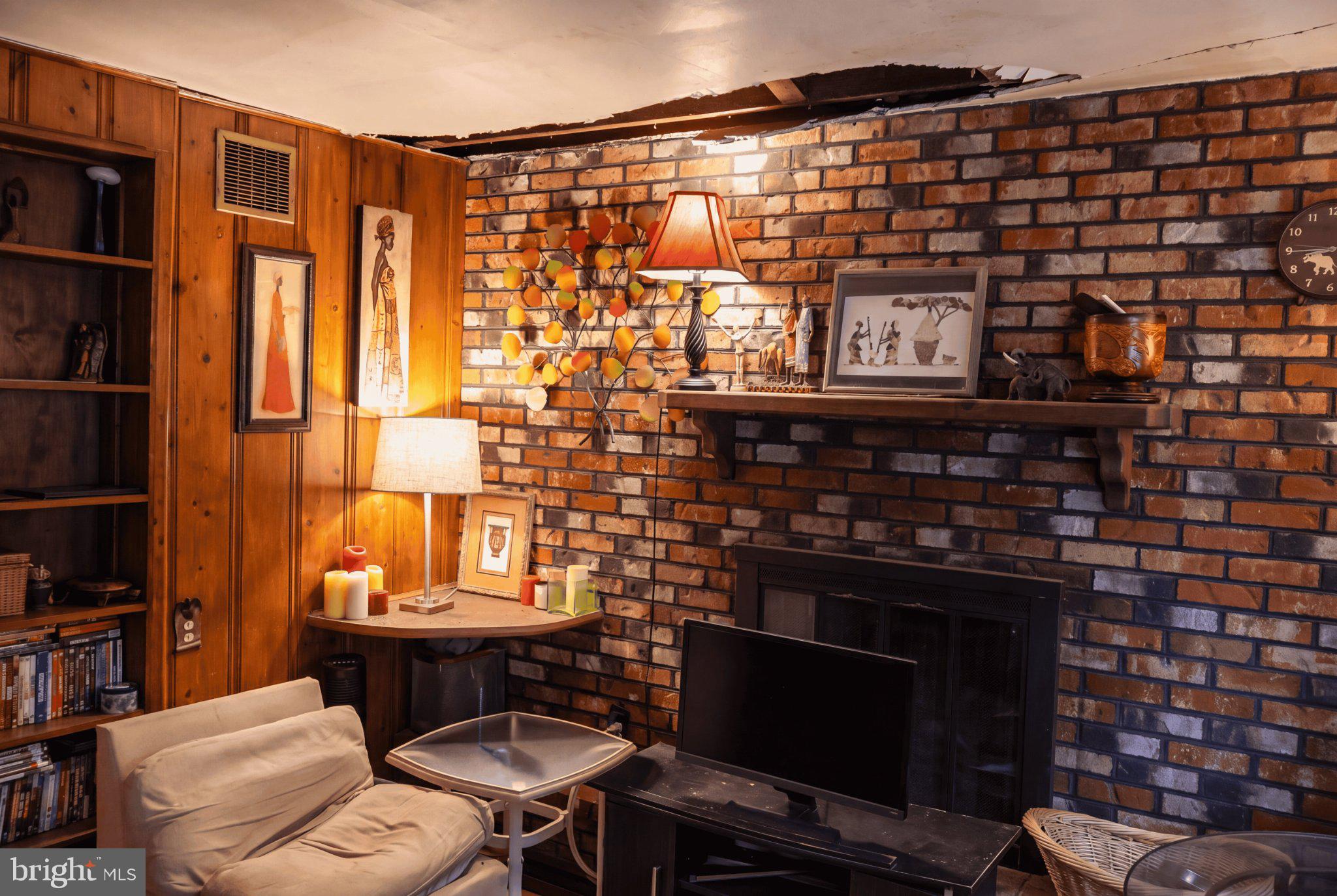102 N JEROME PARKWAY