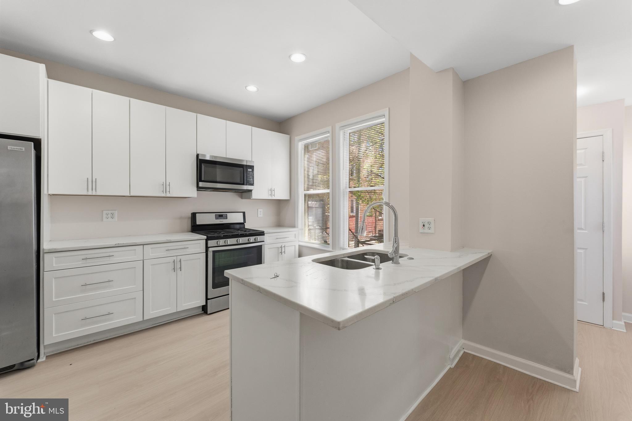 742 COLUMBIA ROAD NW