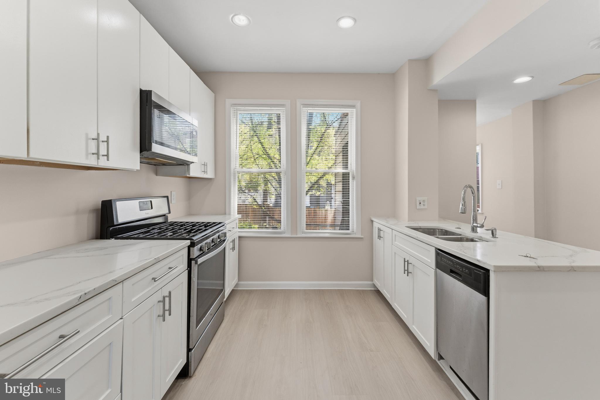 742 COLUMBIA ROAD NW