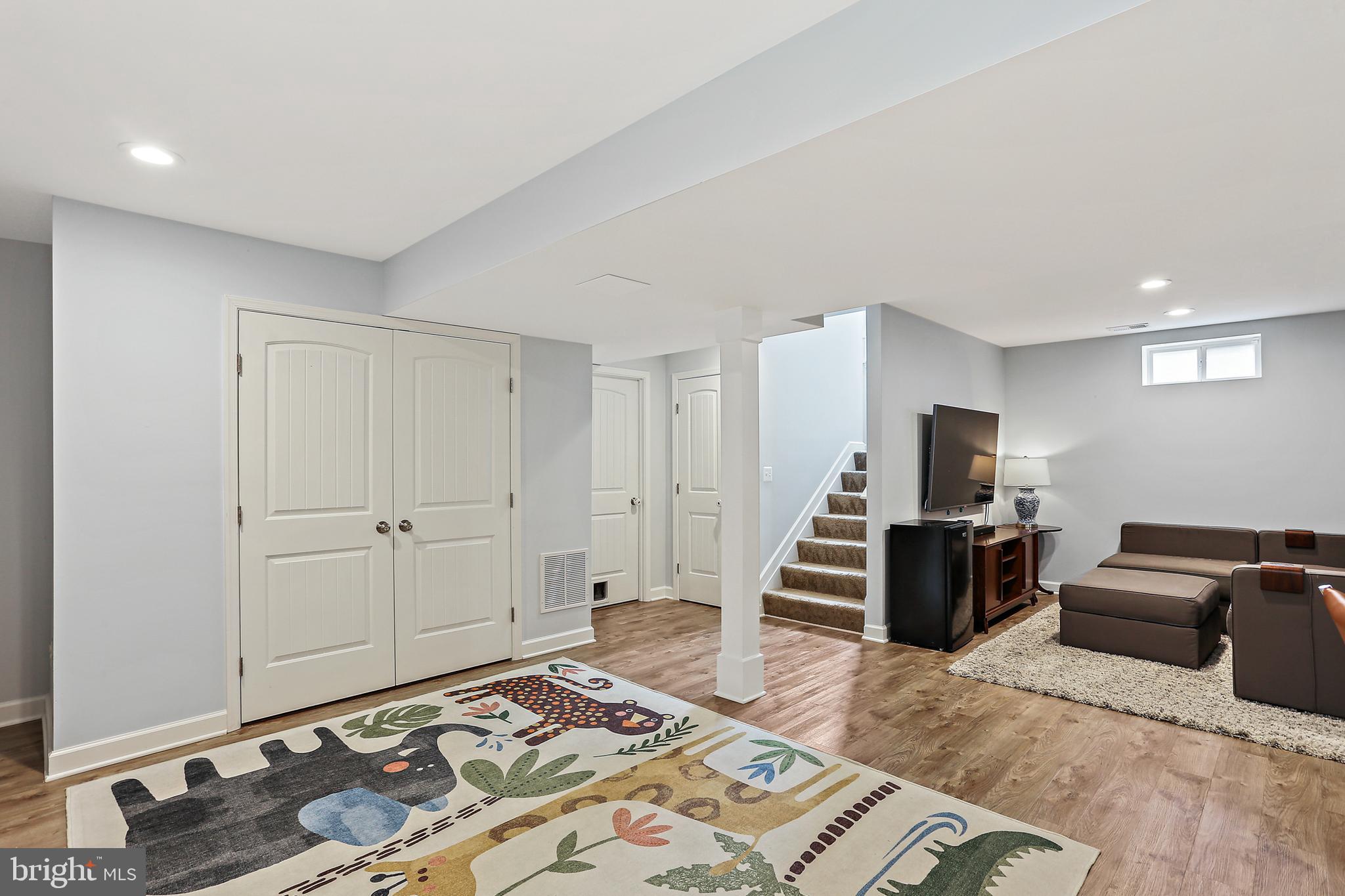 WHITNEYS LANDING - Residential