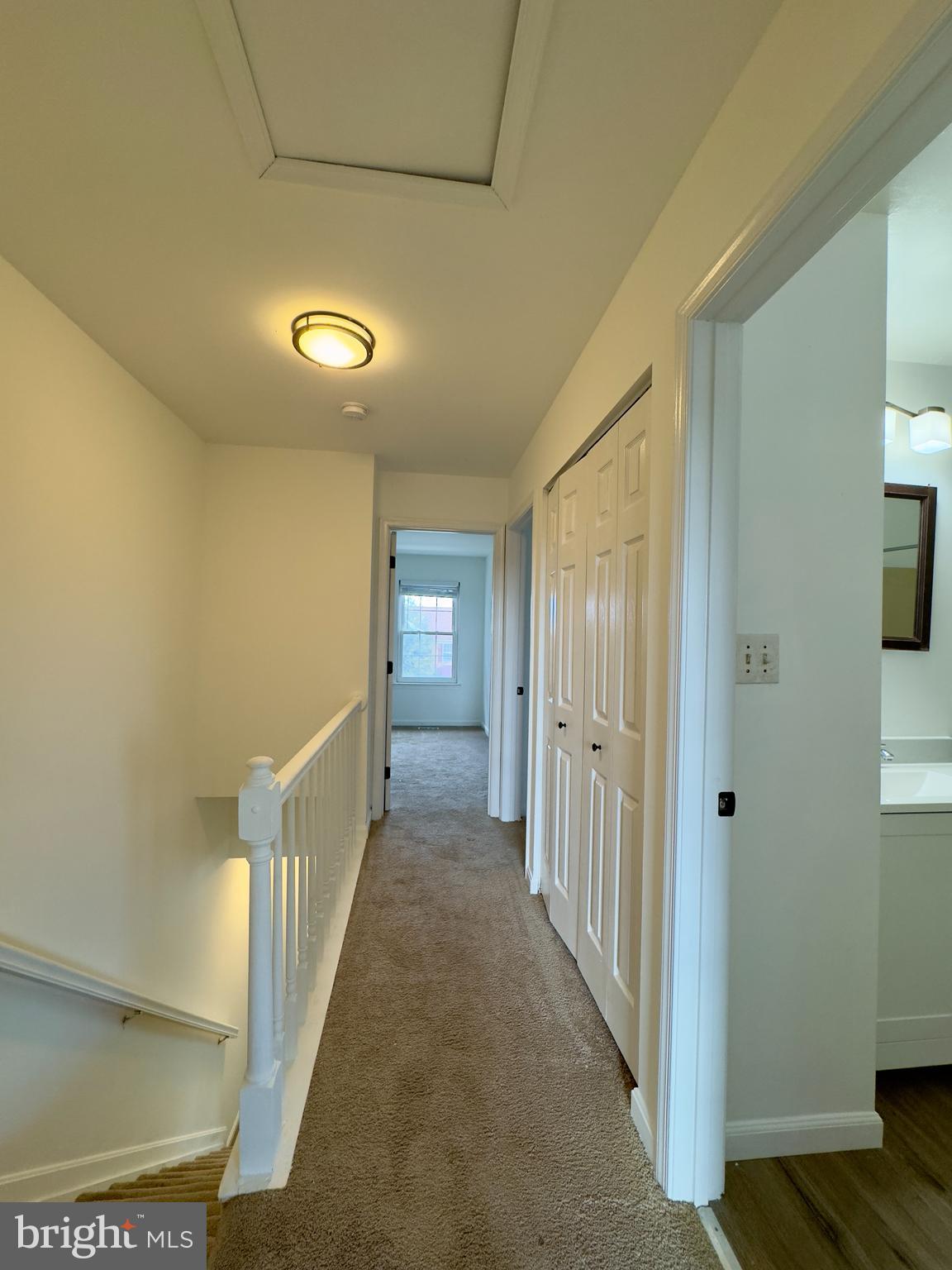 STONELEIGH SQUARE - Residential Lease