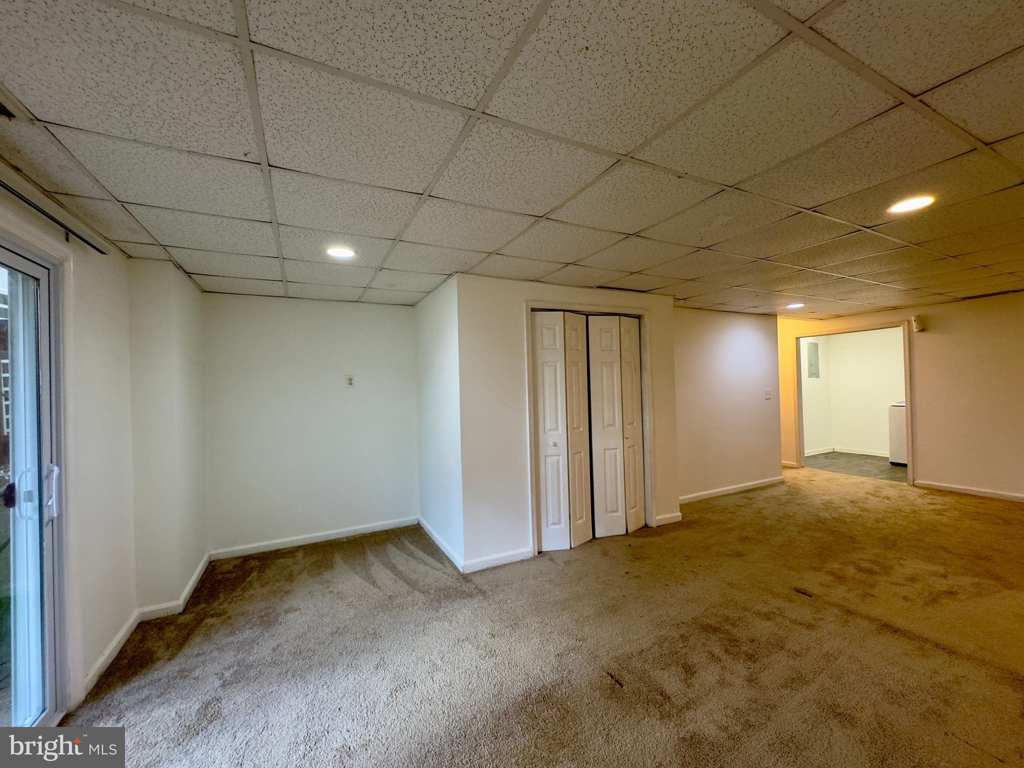 STONELEIGH SQUARE - Residential Lease