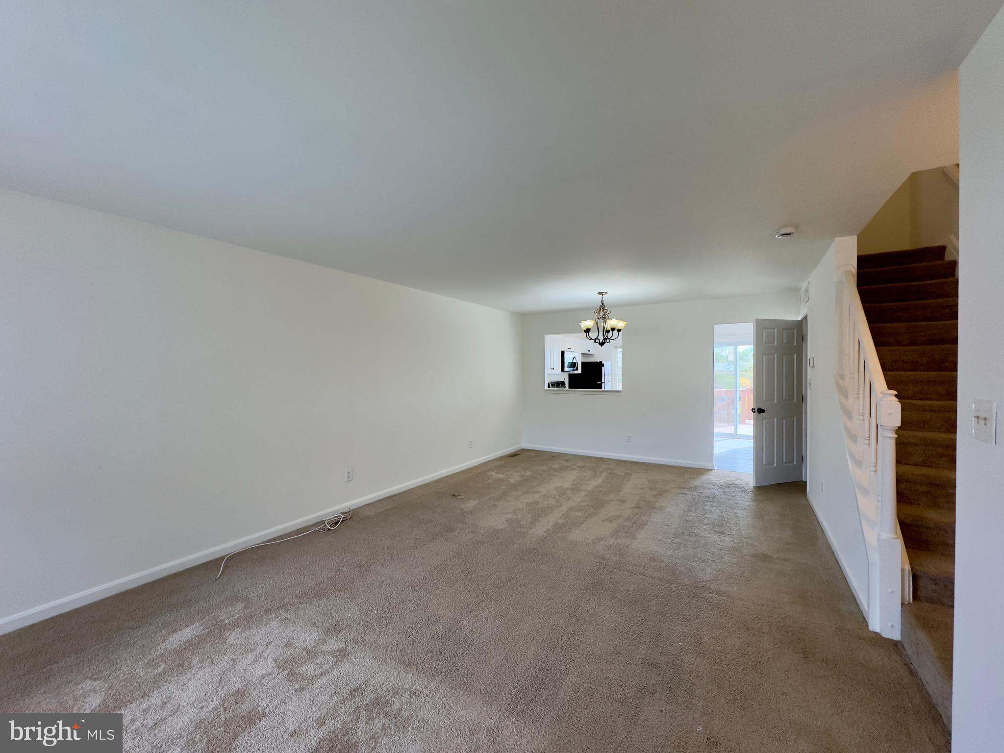 STONELEIGH SQUARE - Residential Lease