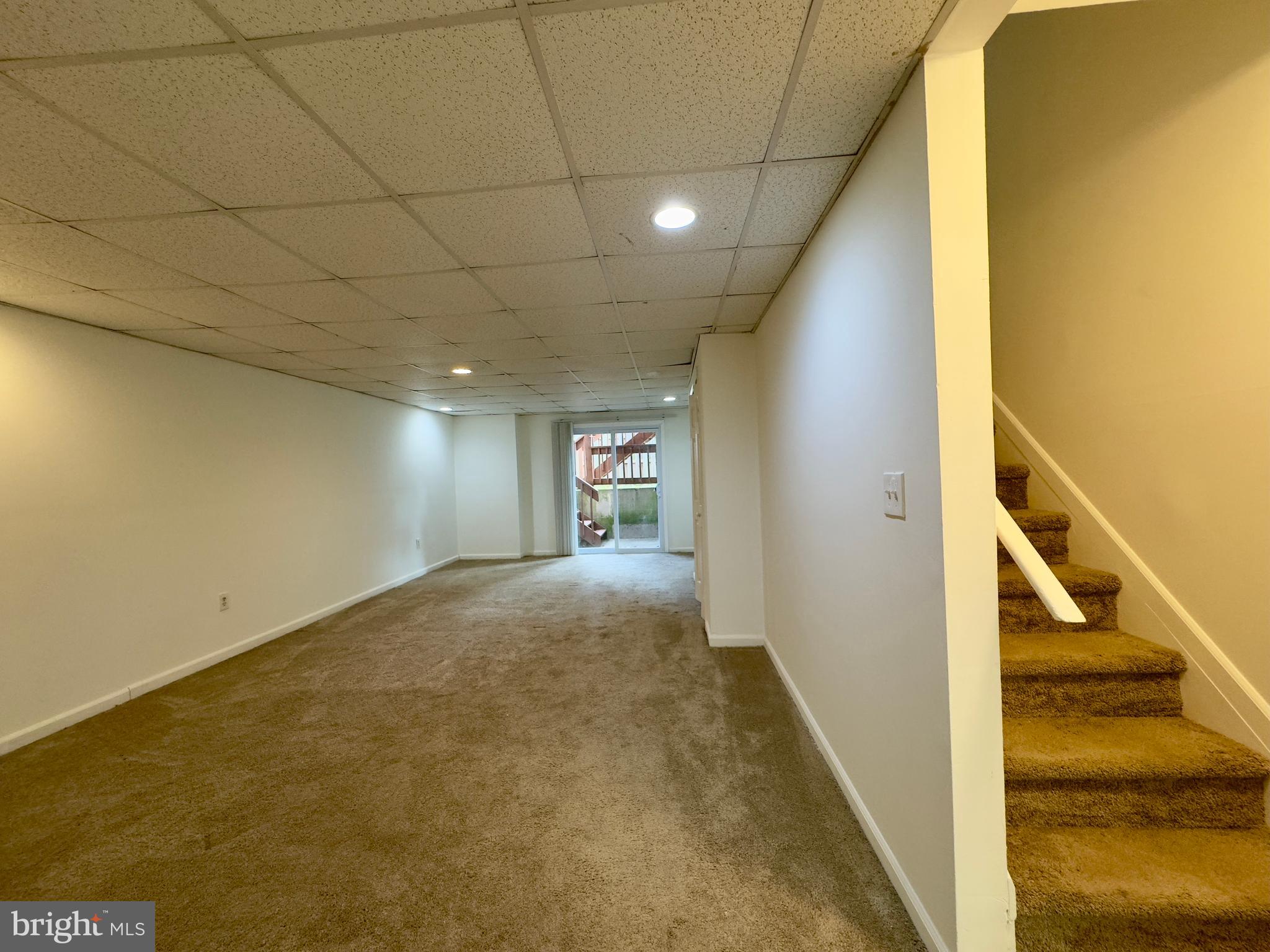 STONELEIGH SQUARE - Residential Lease