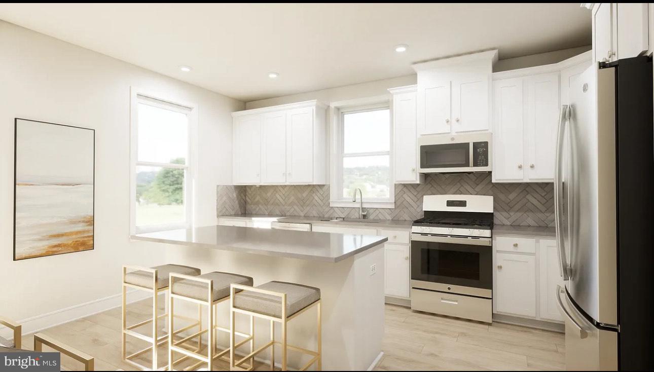 43312 FARRINGDON SQUARE 215