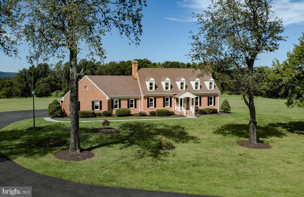 Photo of 4308 High Ridge Road, HAYMARKET, VA 20169 (MLS # VAPW2133004)