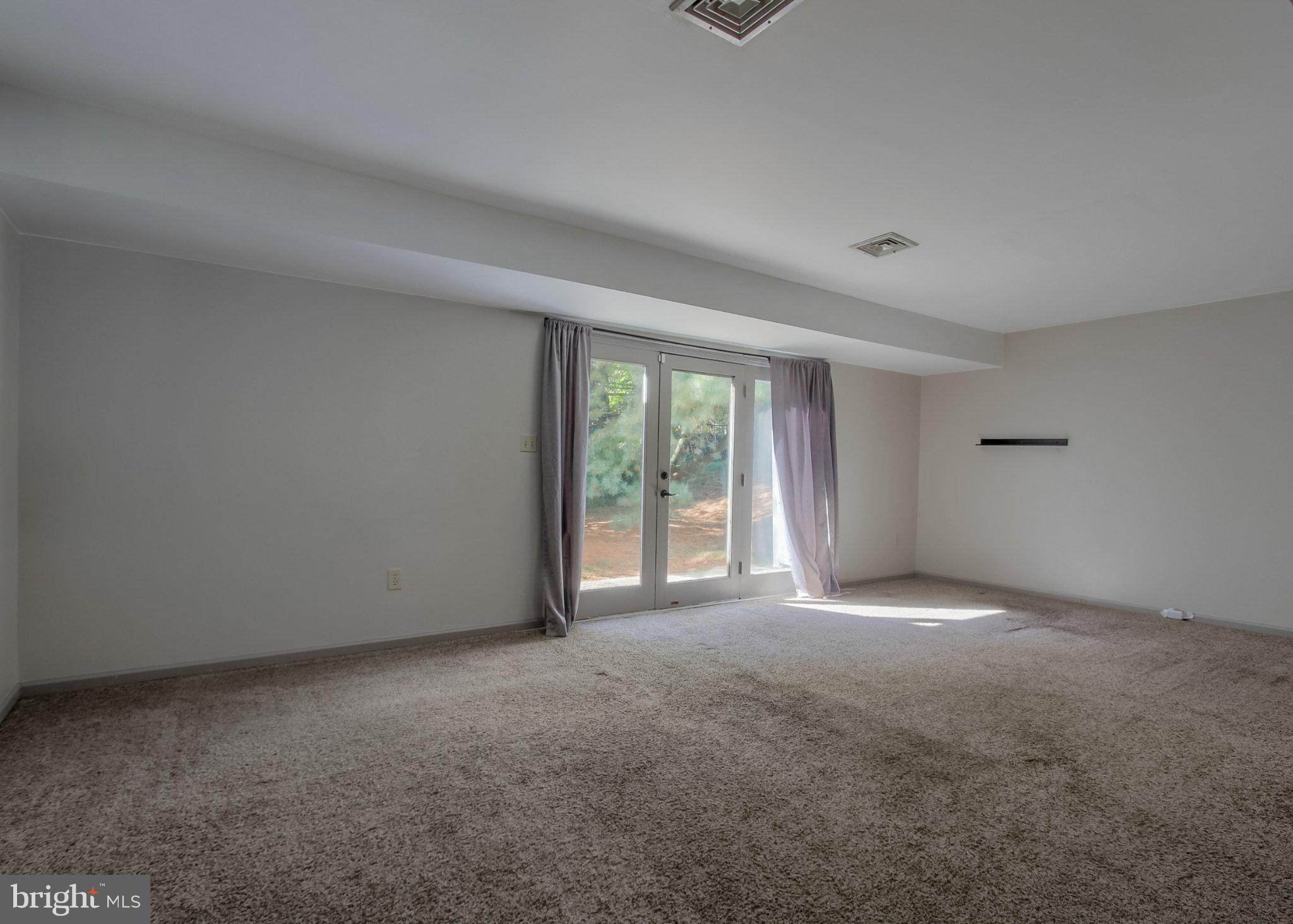 1821 CREEK VIEW COURT
