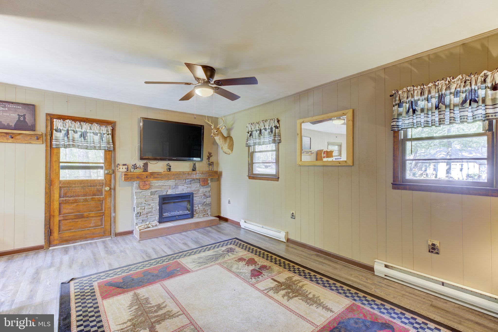 SLEEPY HOLLOW S/D - Residential