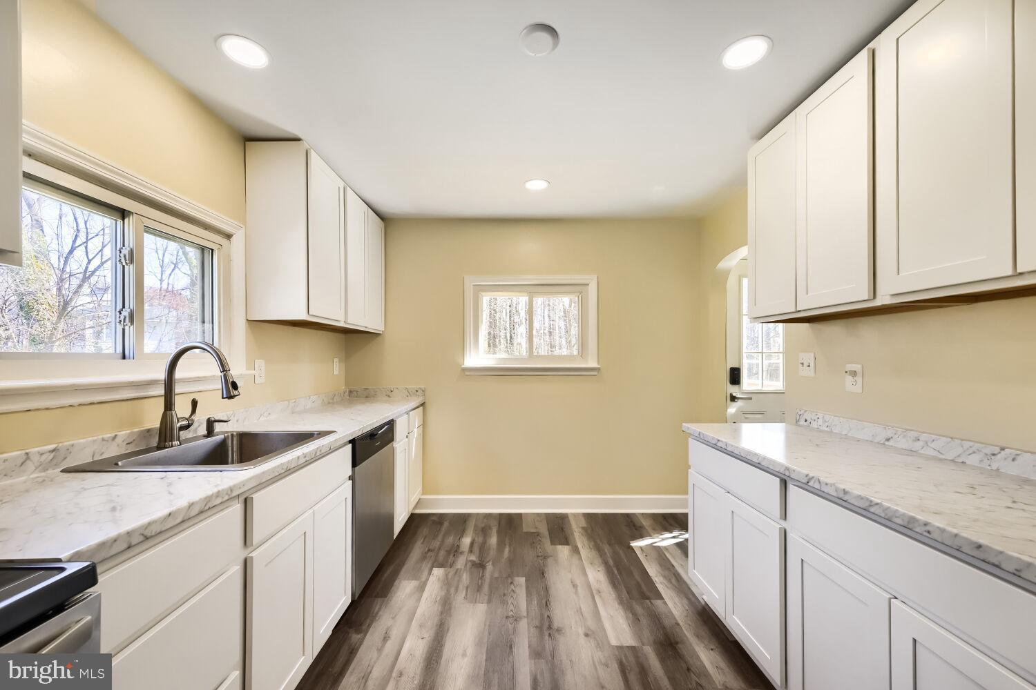 PERRY HALL - Residential