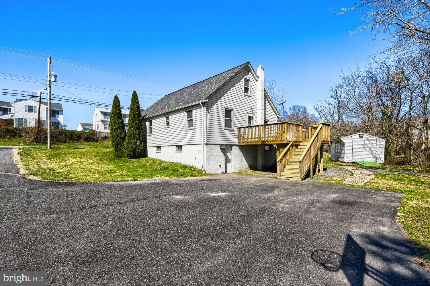 PERRY HALL - Residential