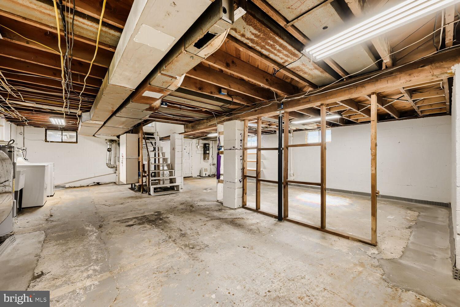 PERRY HALL - Residential