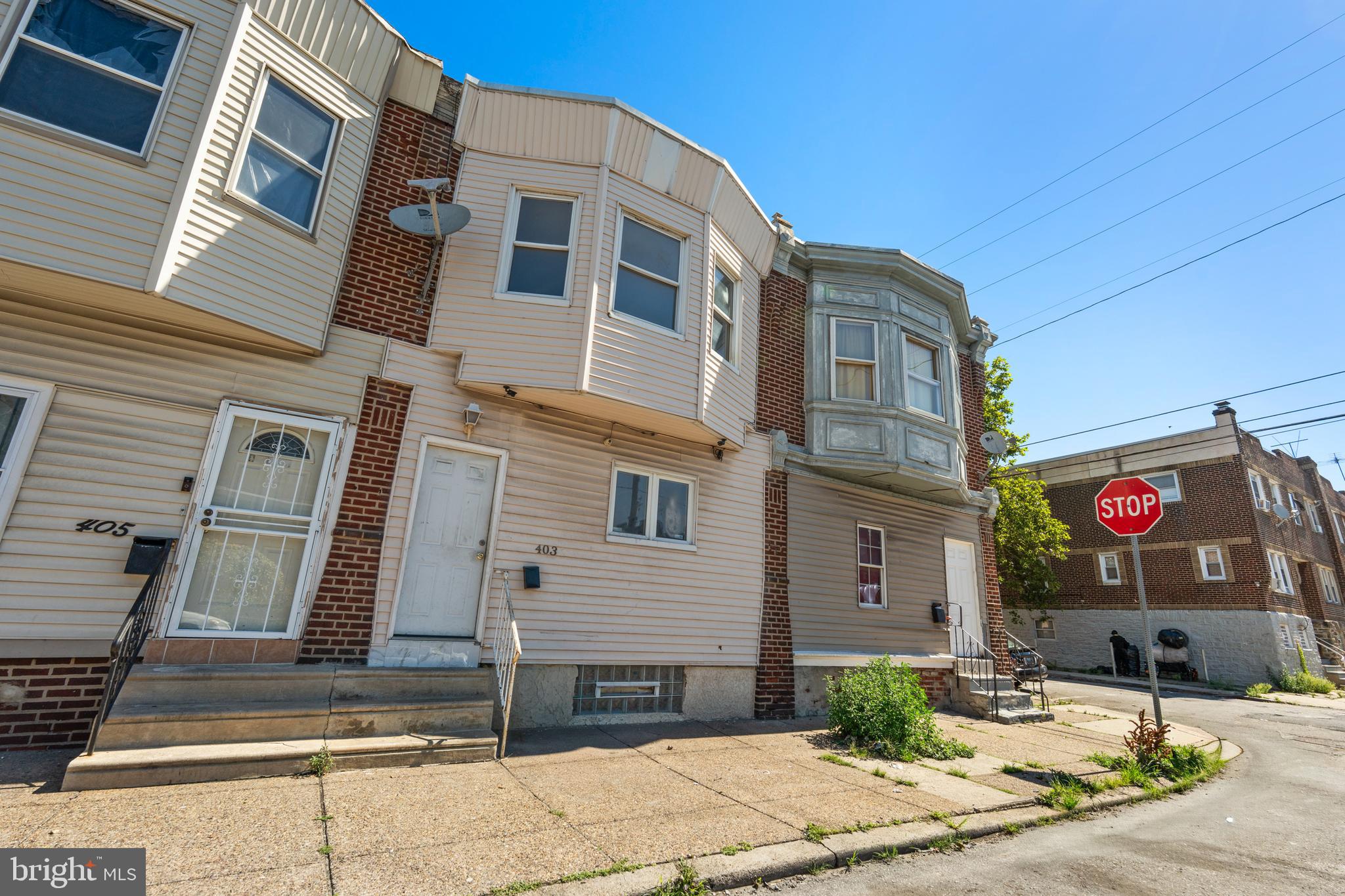 403 W ANNSBURY STREET