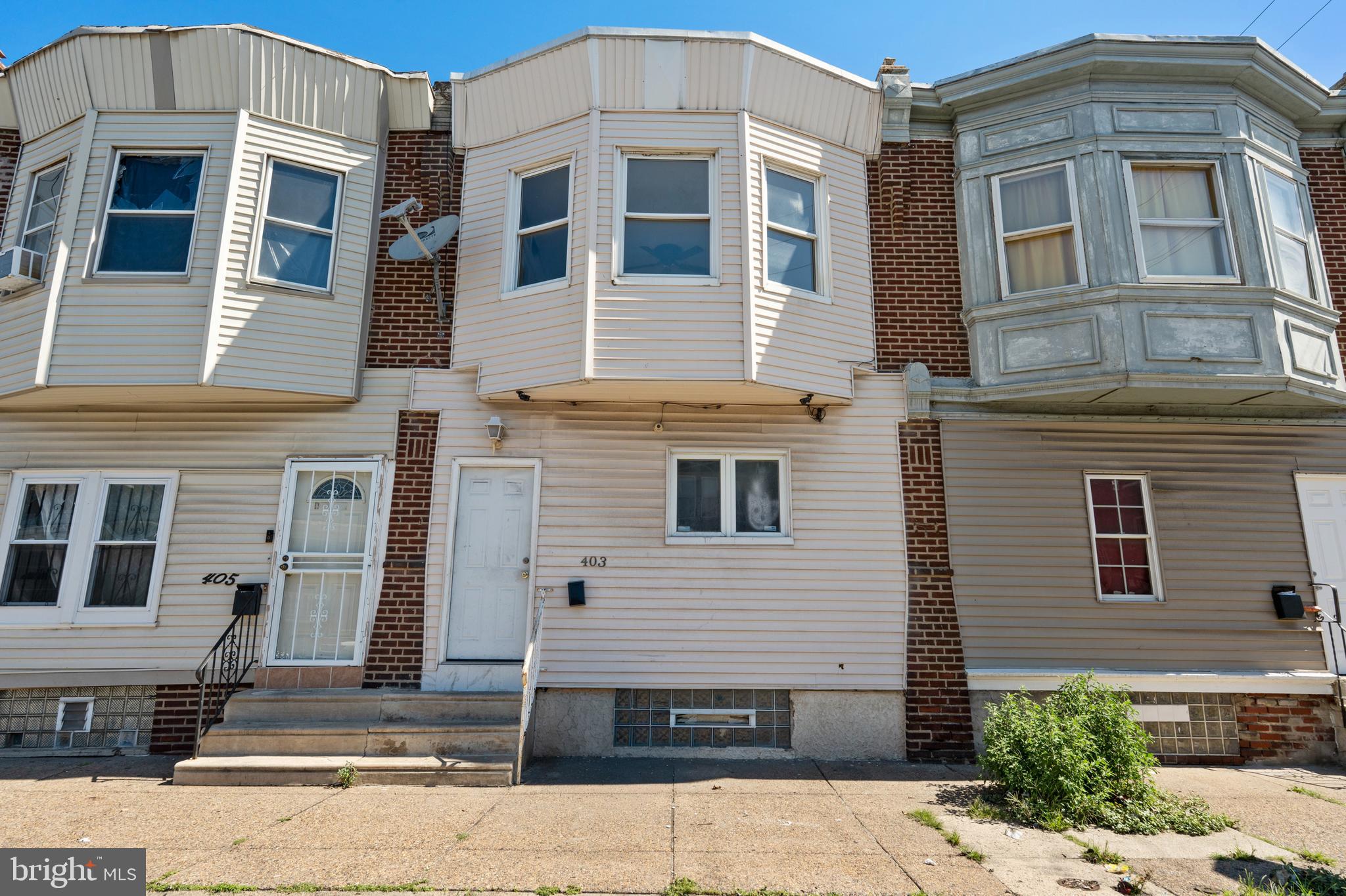 403 W ANNSBURY STREET