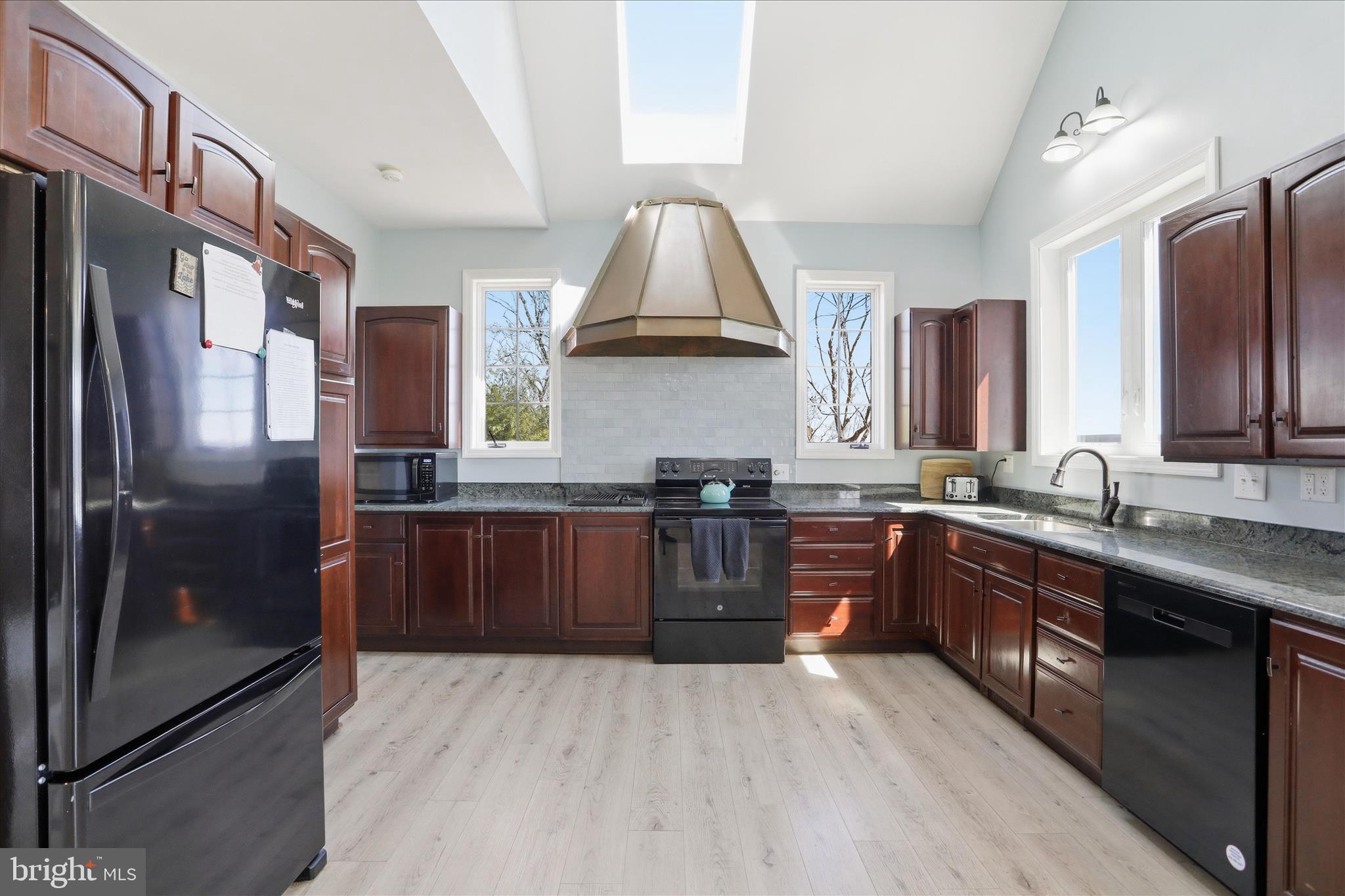 SHY BEAVER LAKEVIEW ESTATES - Residential