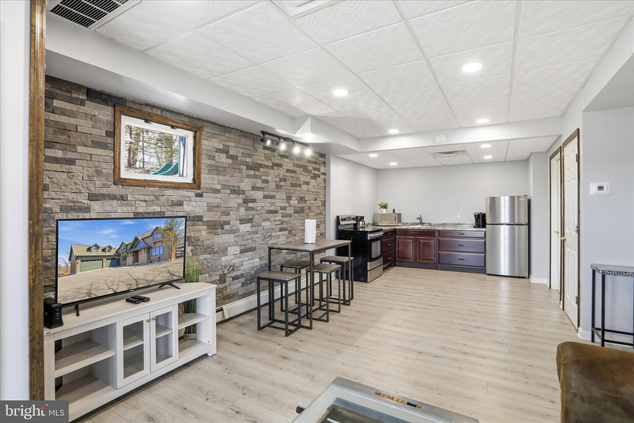 SHY BEAVER LAKEVIEW ESTATES - Residential