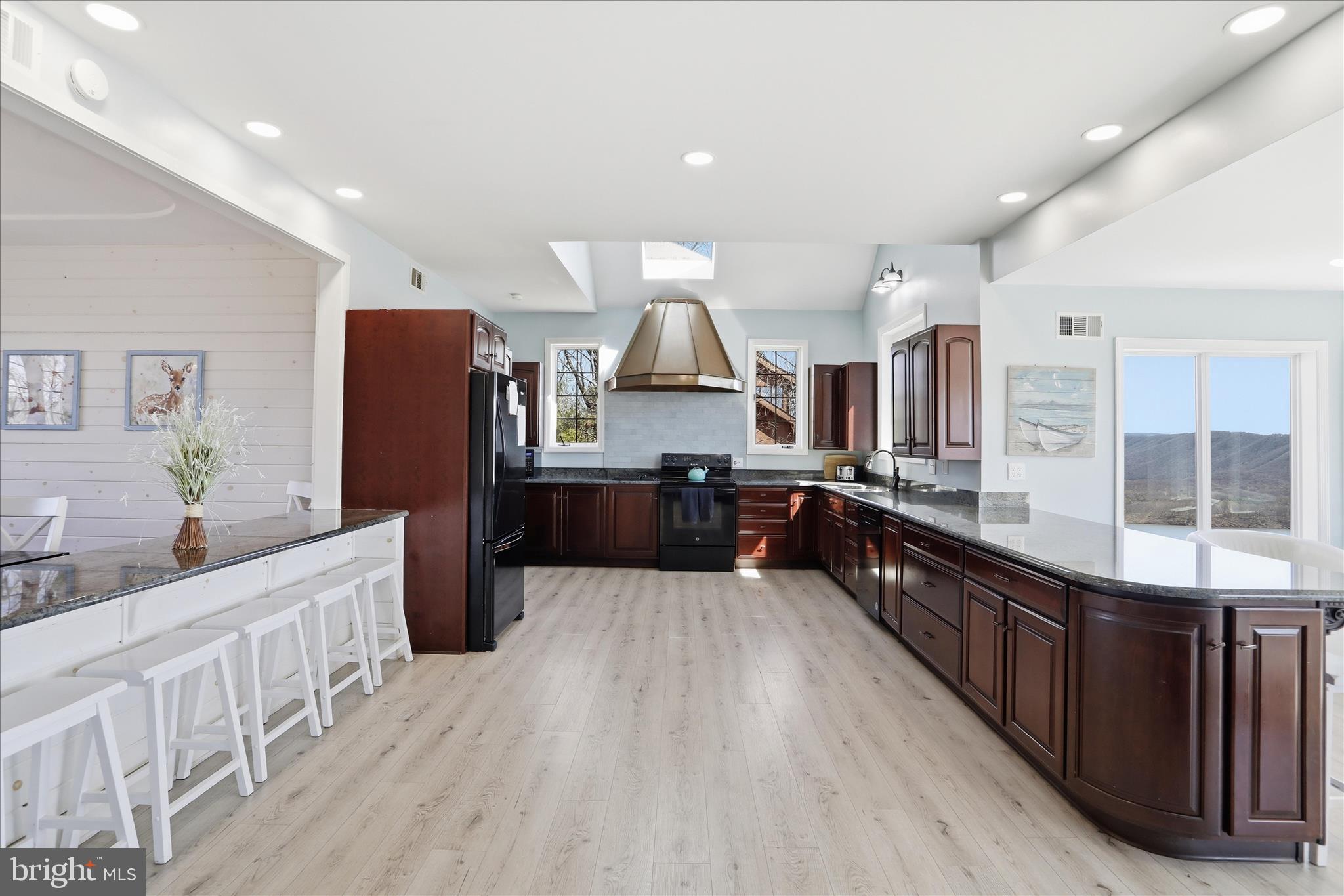 SHY BEAVER LAKEVIEW ESTATES - Residential