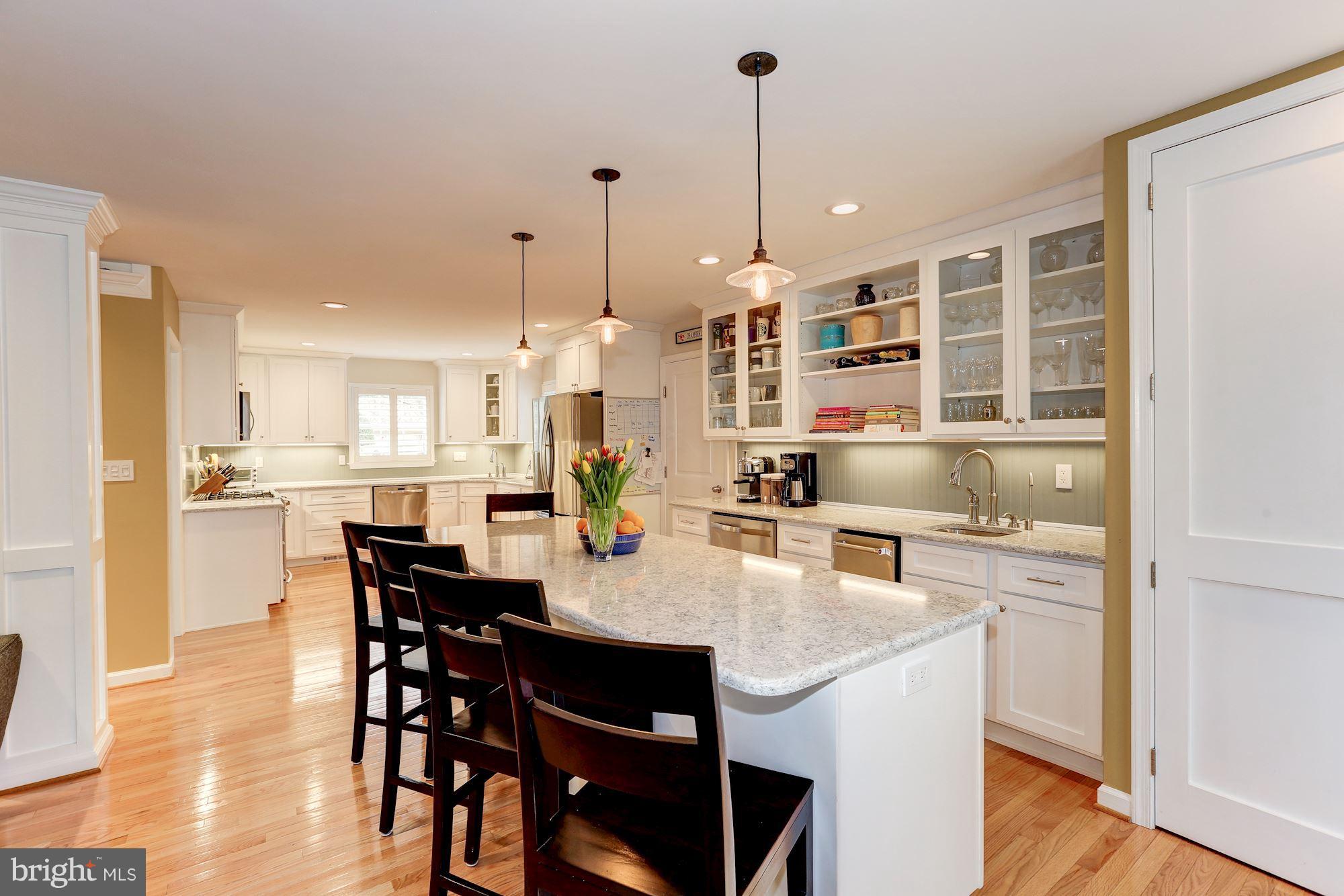 COUNTRY PLACE - Residential