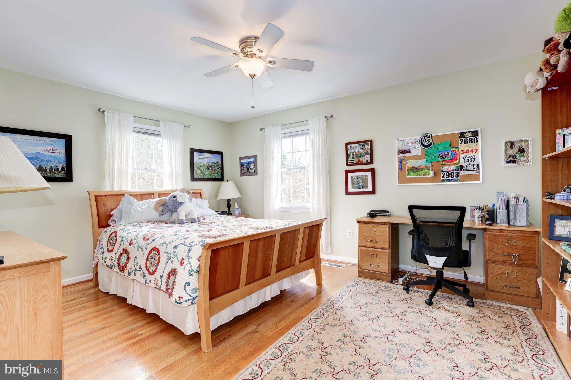 COUNTRY PLACE - Residential