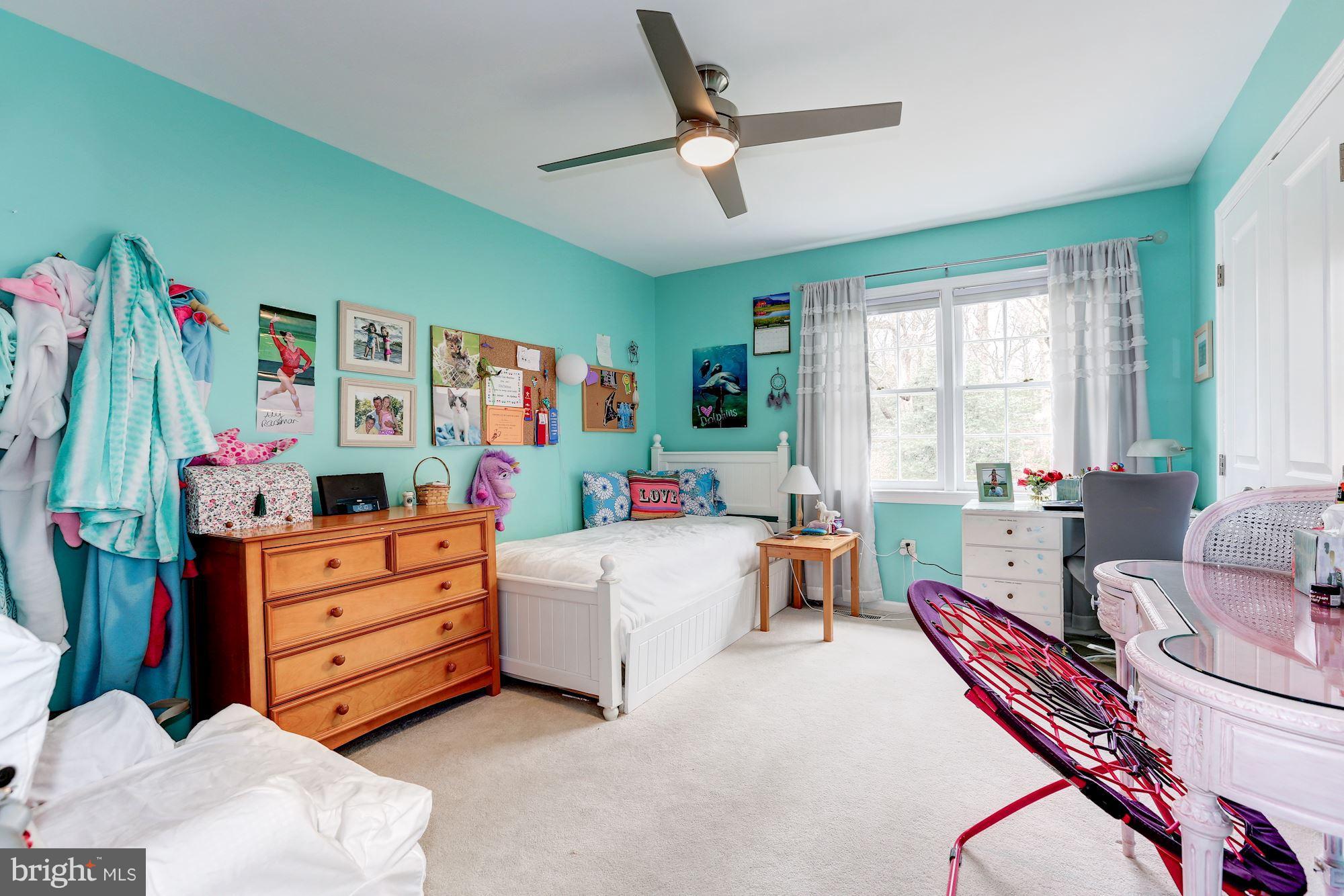 COUNTRY PLACE - Residential