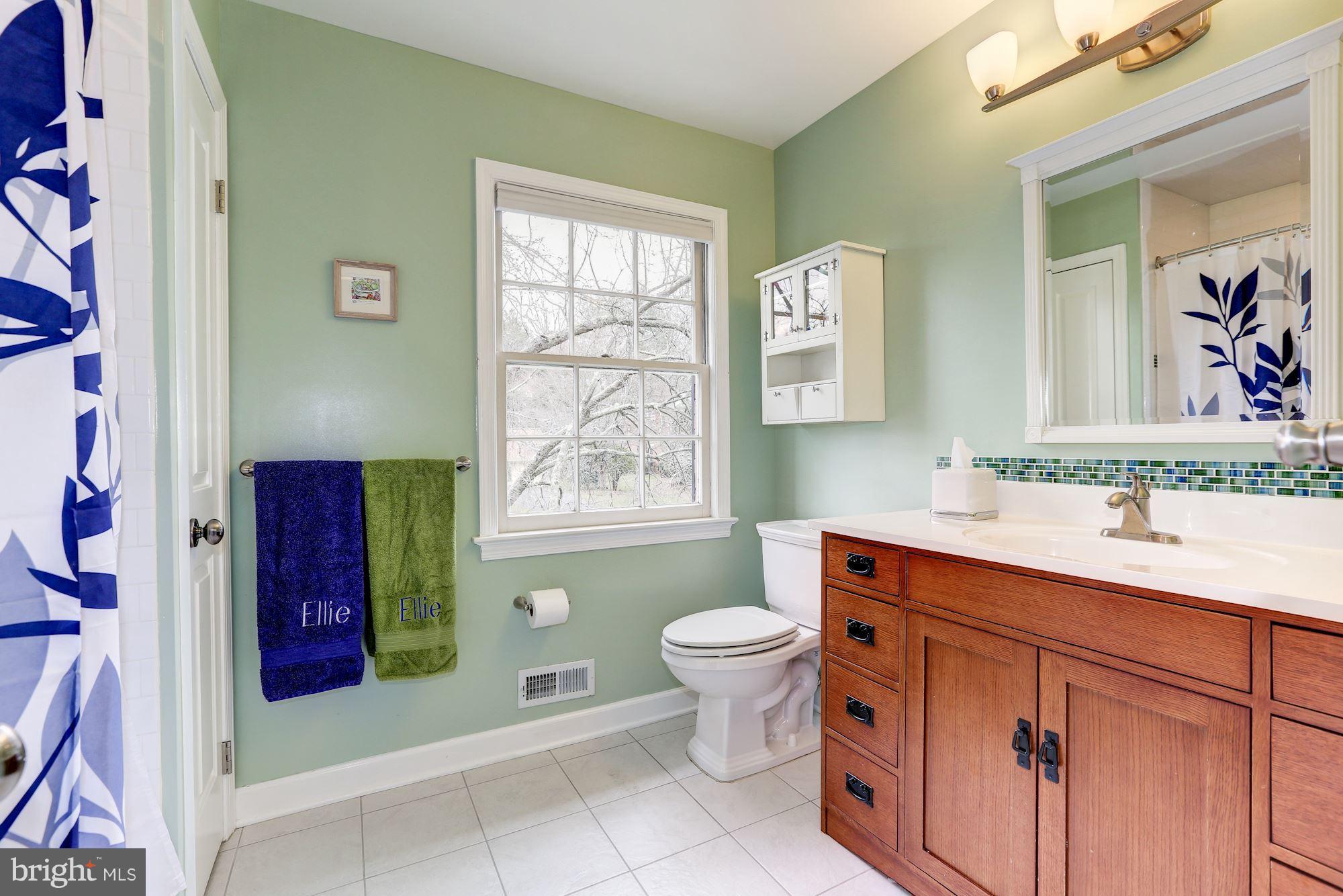 COUNTRY PLACE - Residential