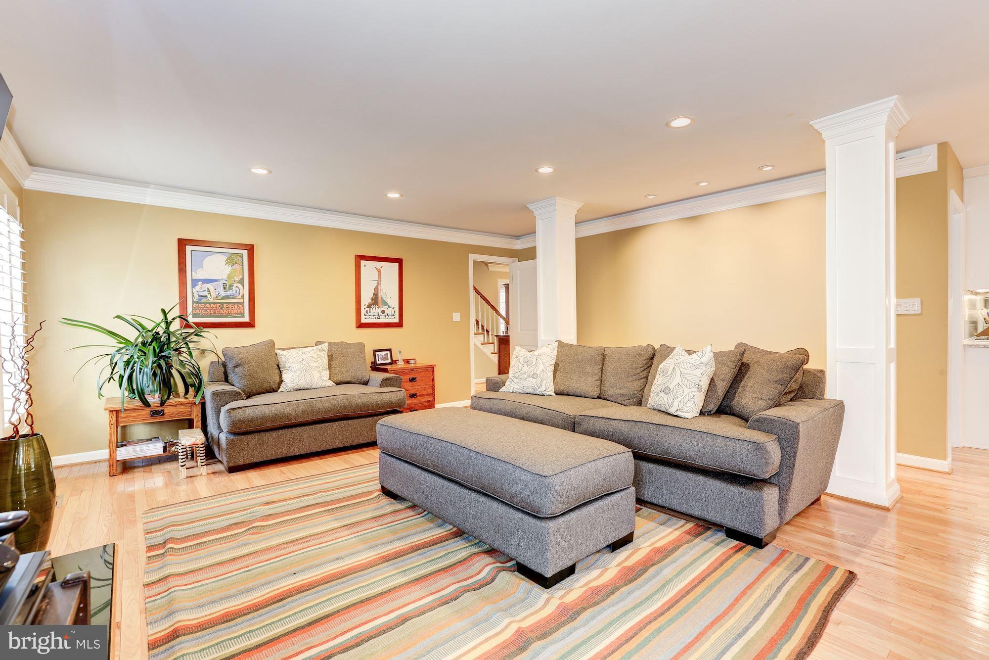 COUNTRY PLACE - Residential