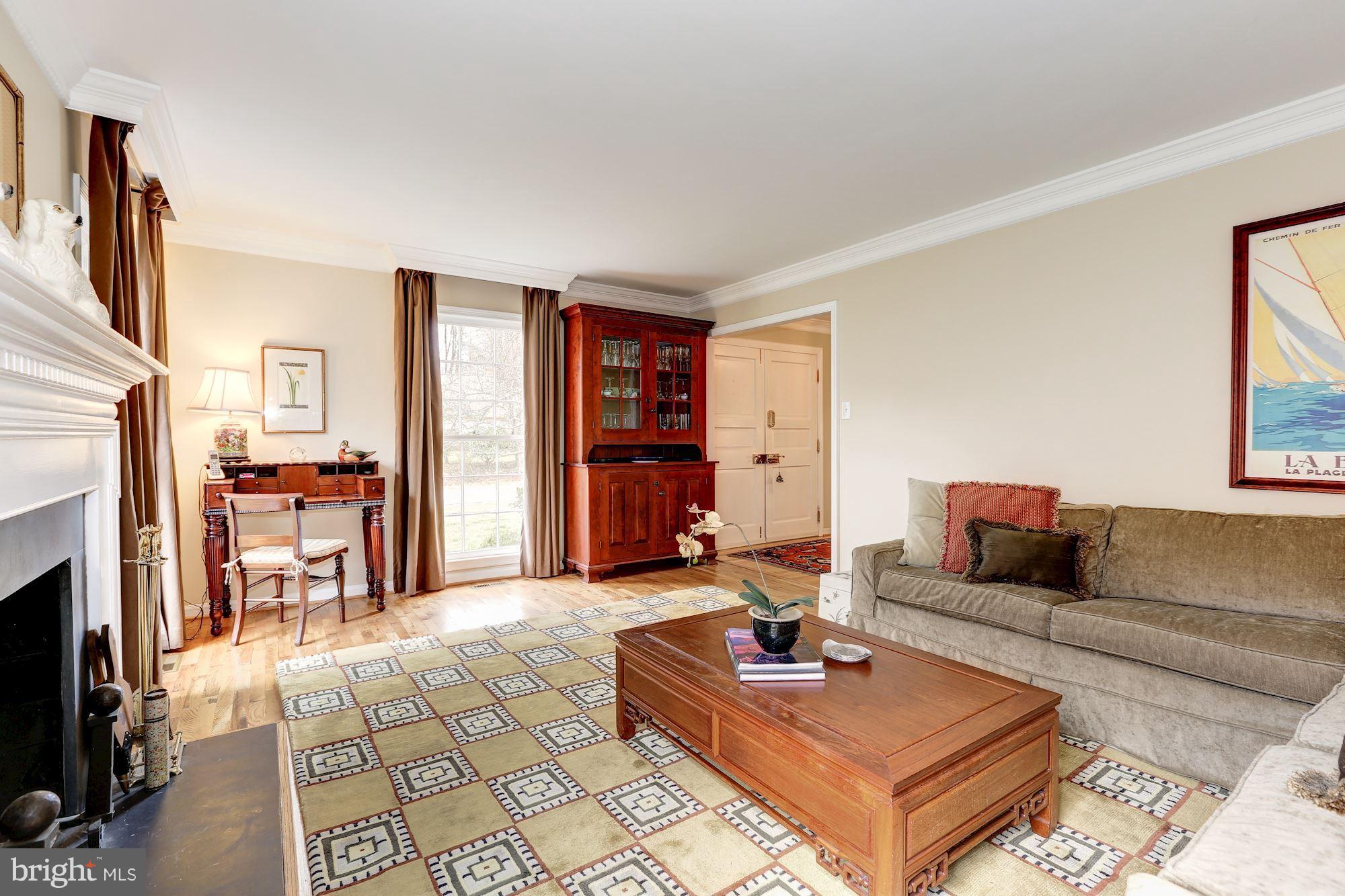 COUNTRY PLACE - Residential