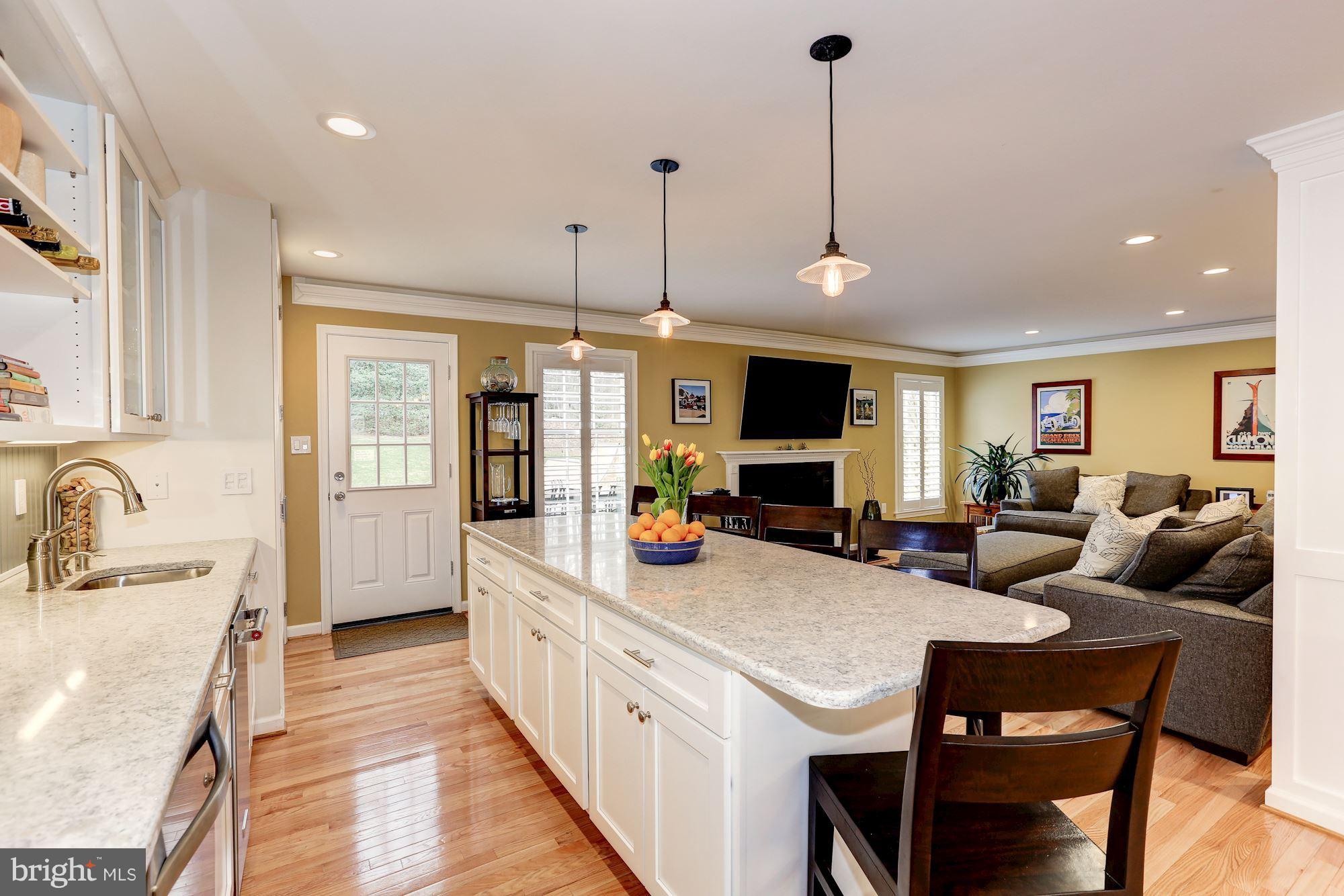 COUNTRY PLACE - Residential