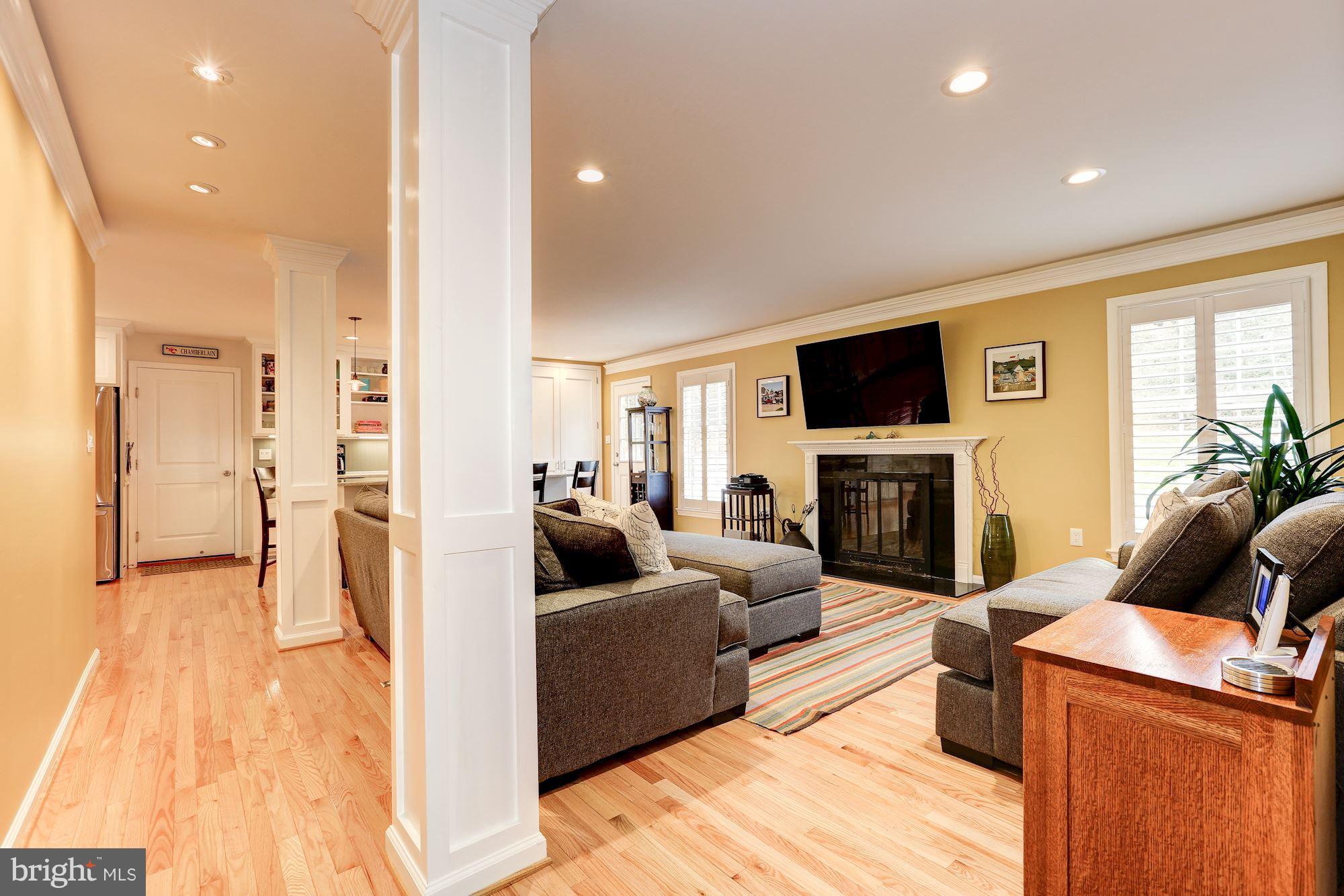 COUNTRY PLACE - Residential