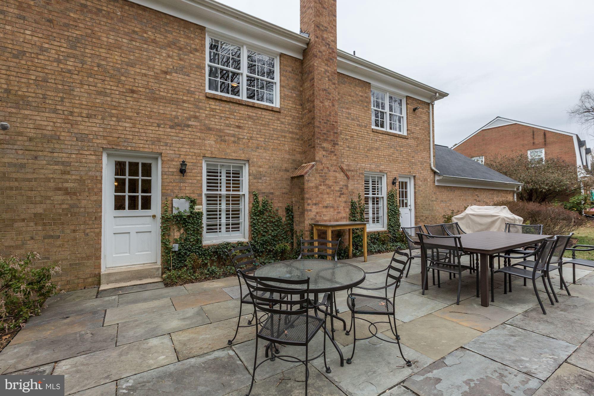 COUNTRY PLACE - Residential