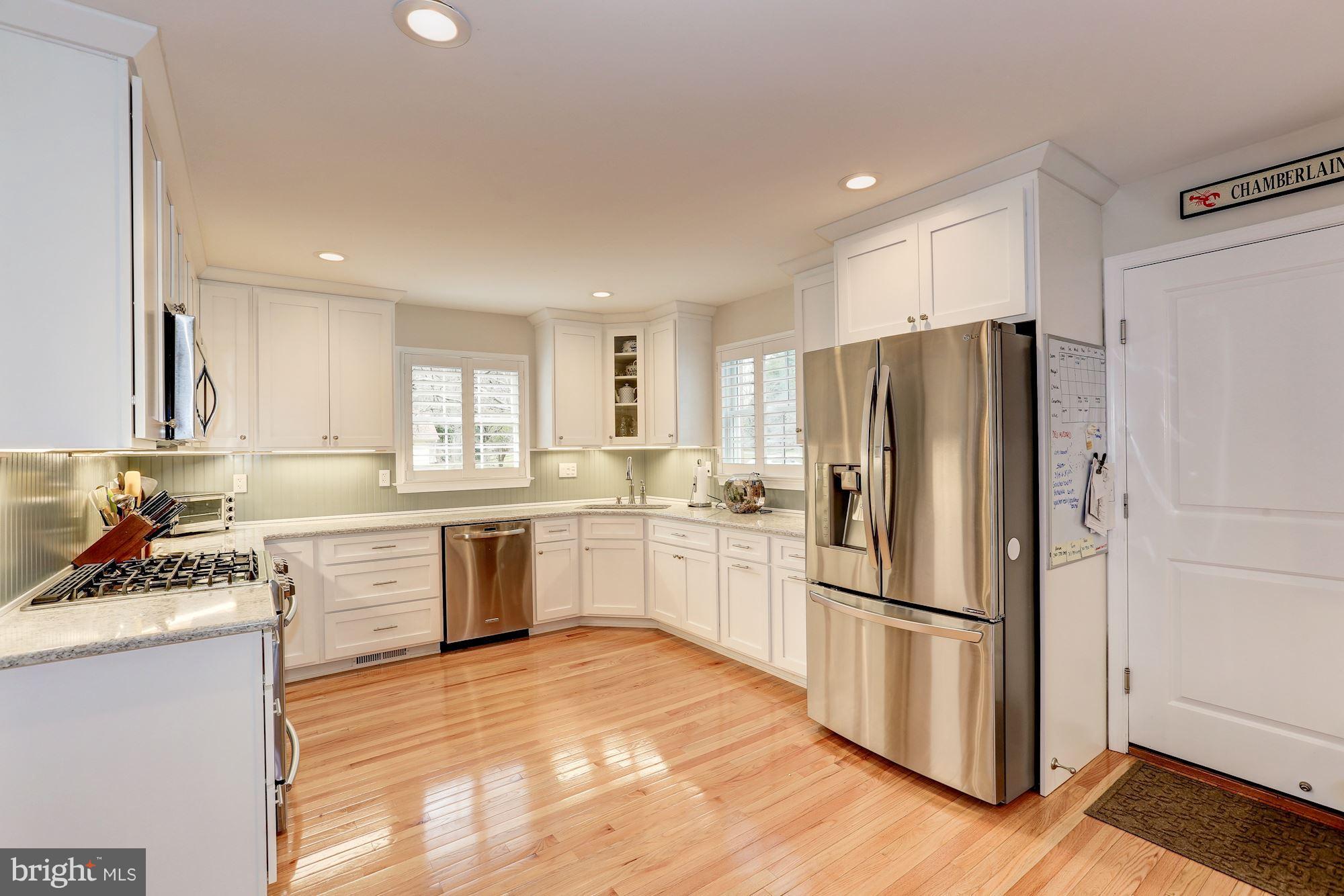 COUNTRY PLACE - Residential