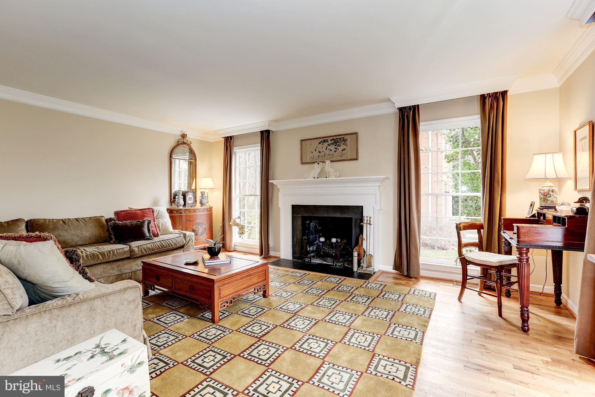 COUNTRY PLACE - Residential