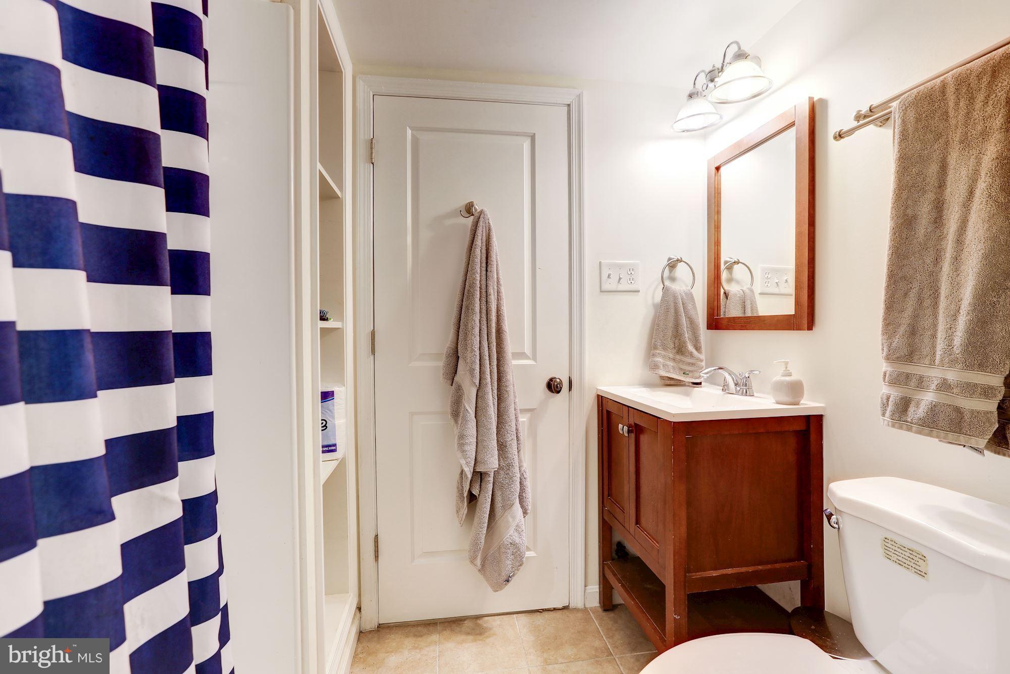 COUNTRY PLACE - Residential