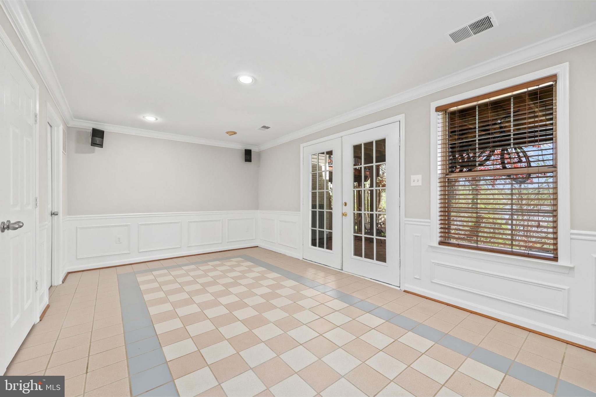 MONTCLAIR - Residential