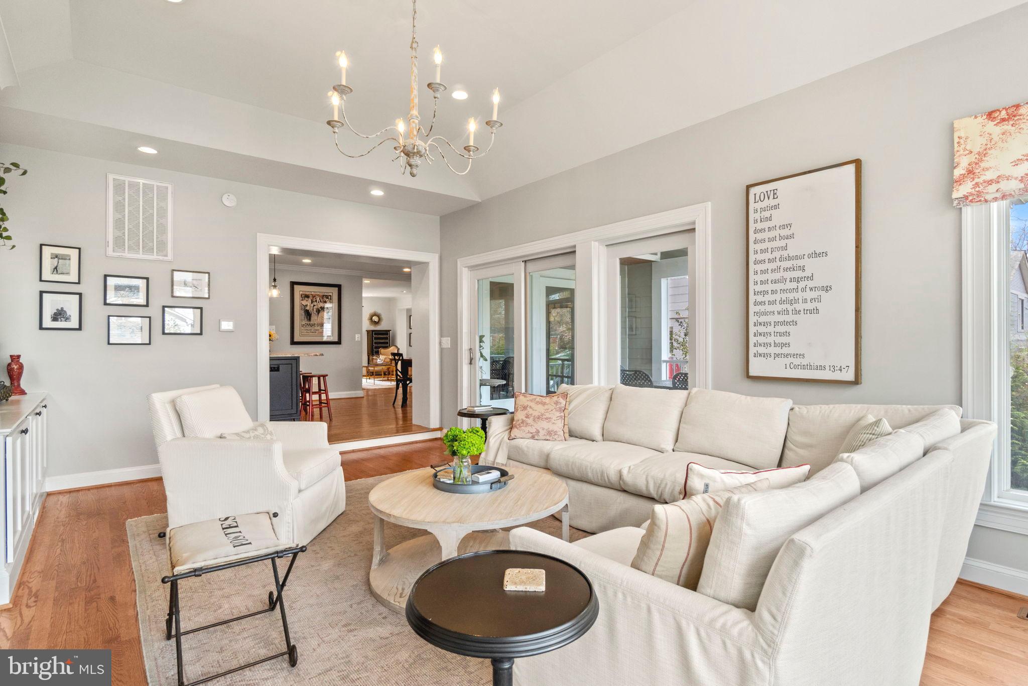 GREENWICH FOREST - Residential