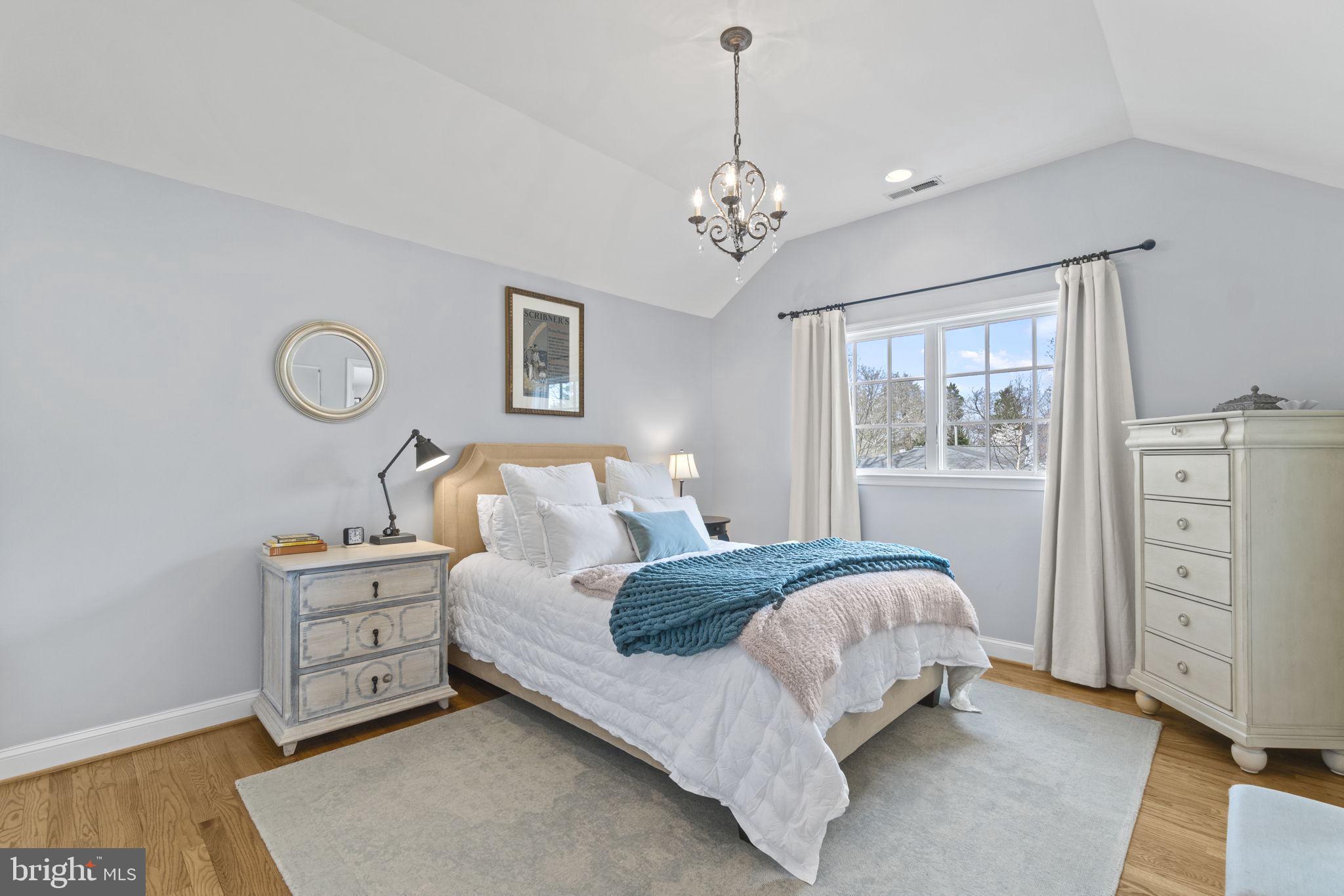 GREENWICH FOREST - Residential