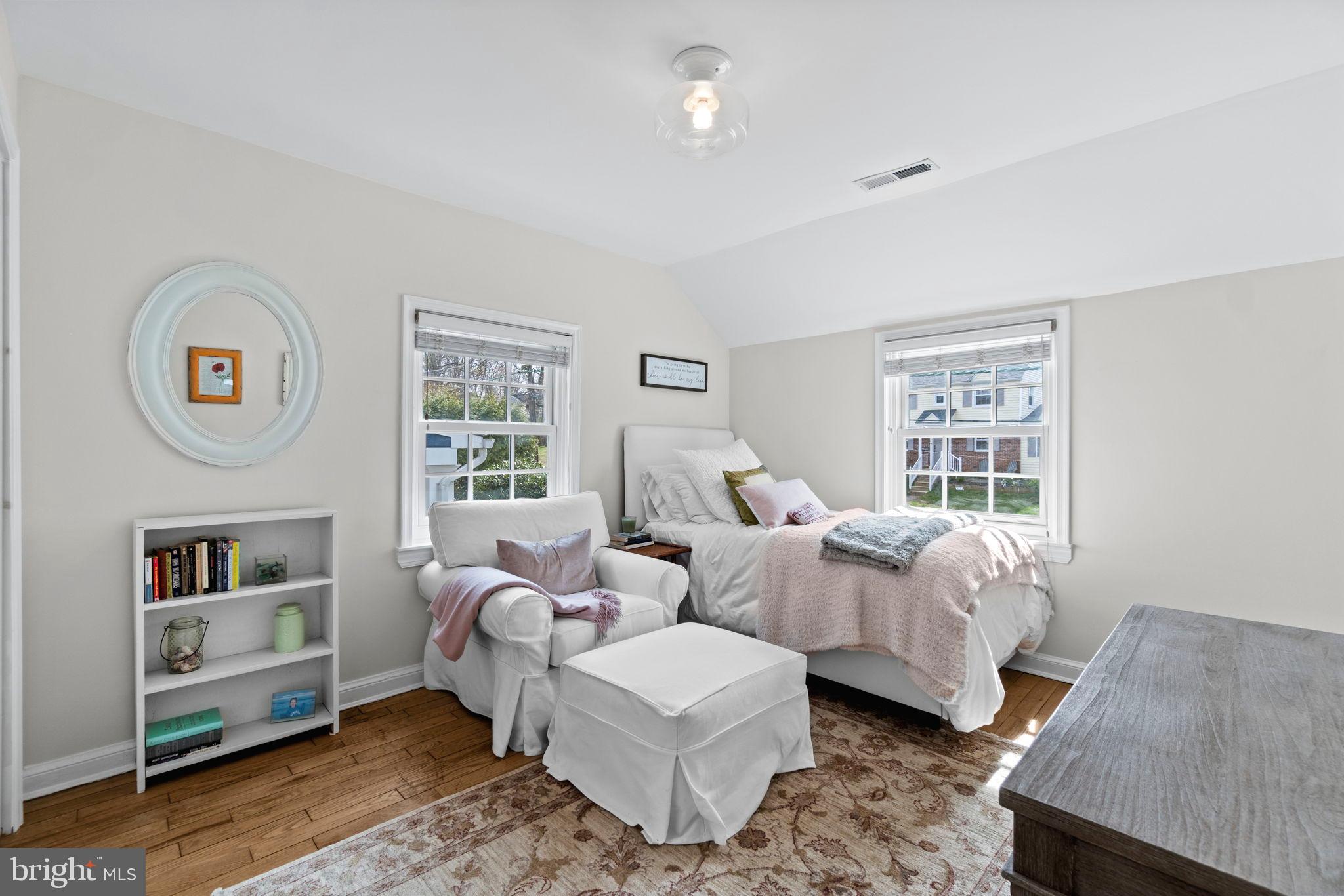 GREENWICH FOREST - Residential