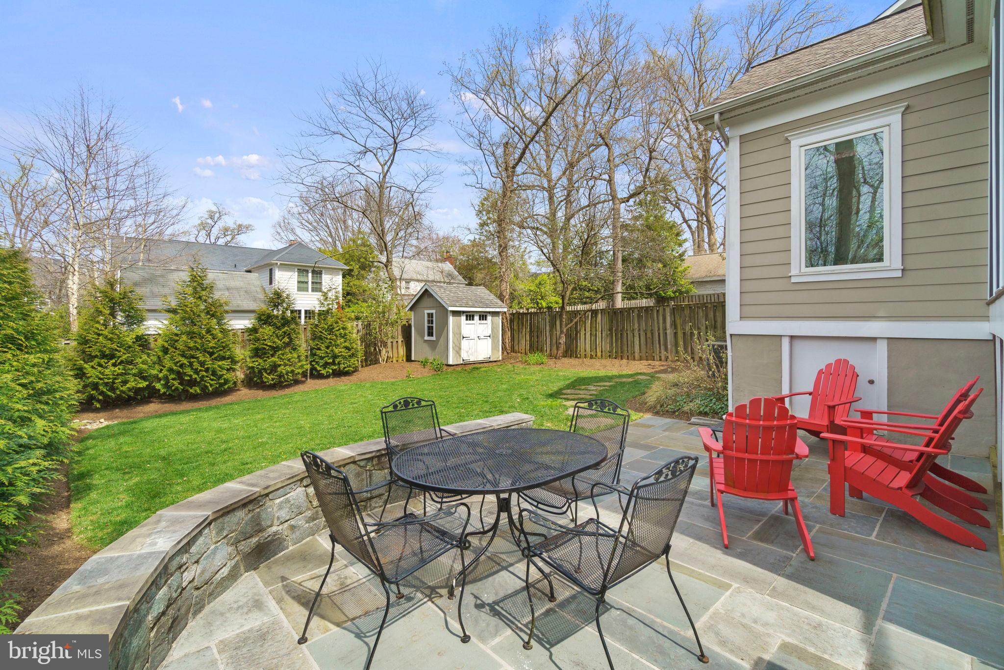 GREENWICH FOREST - Residential