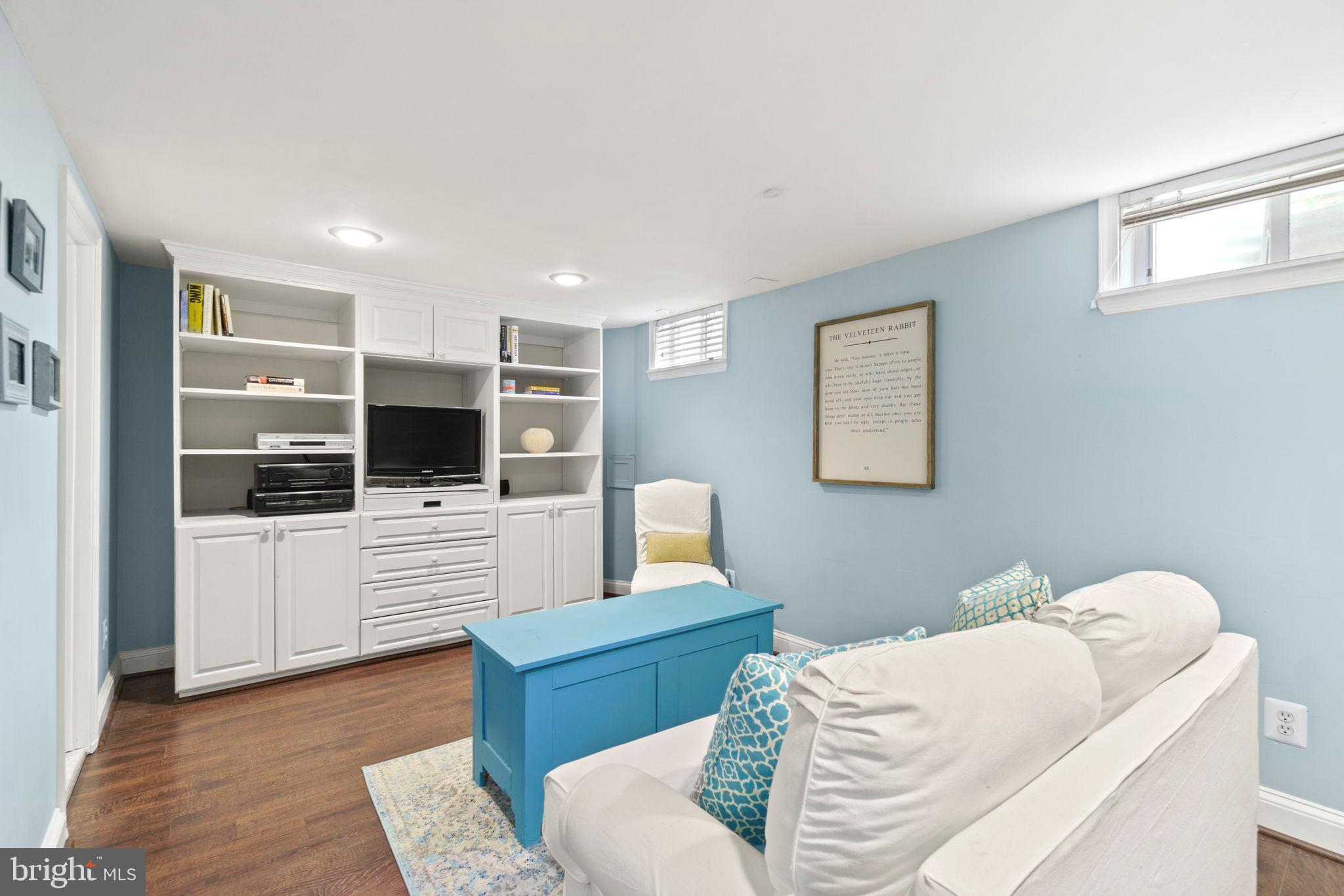 GREENWICH FOREST - Residential