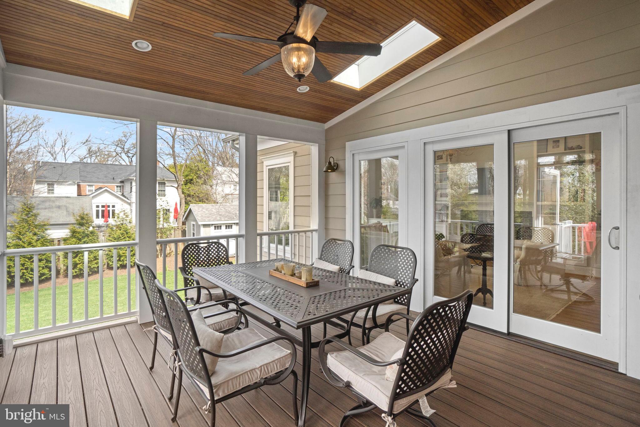 GREENWICH FOREST - Residential