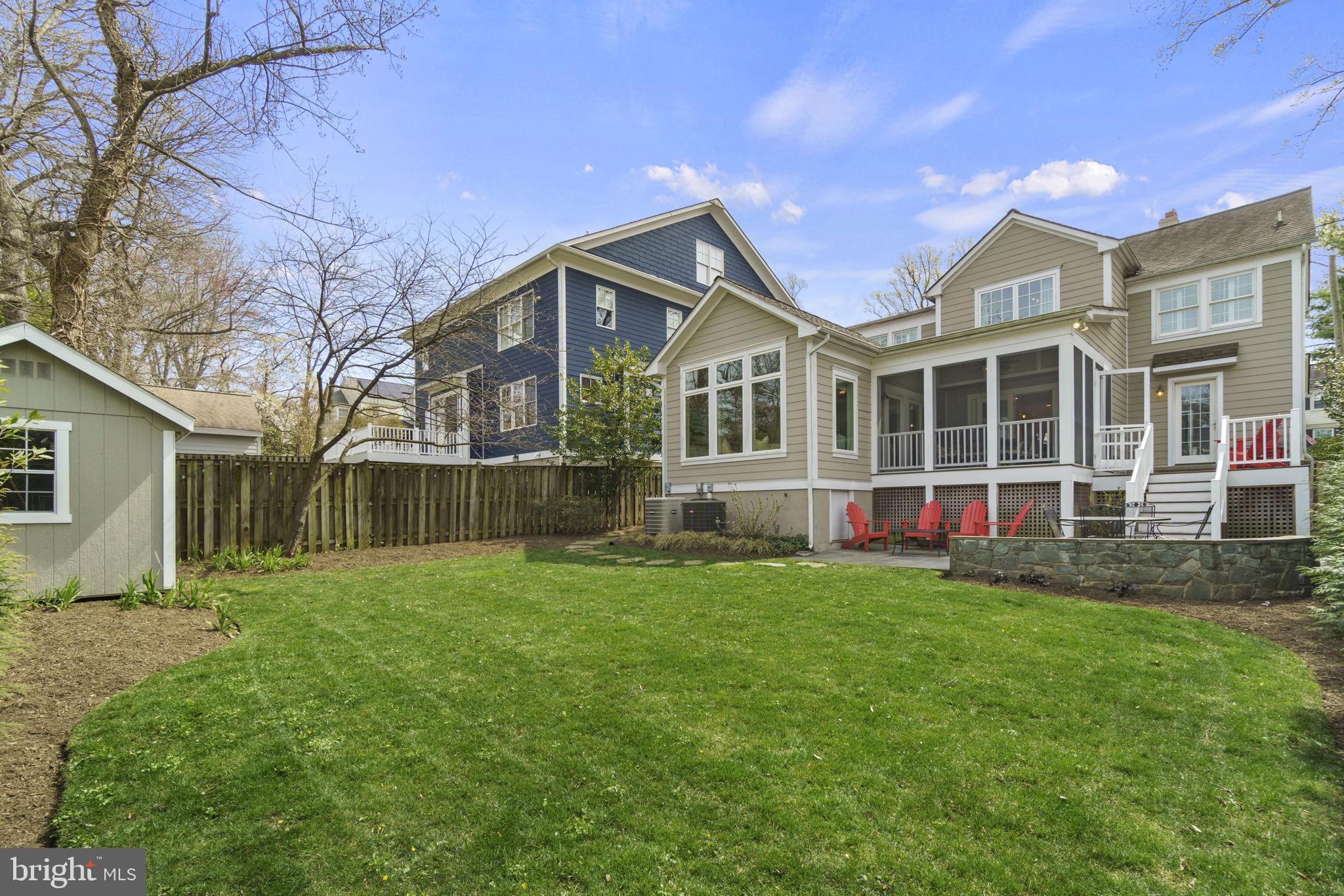 GREENWICH FOREST - Residential