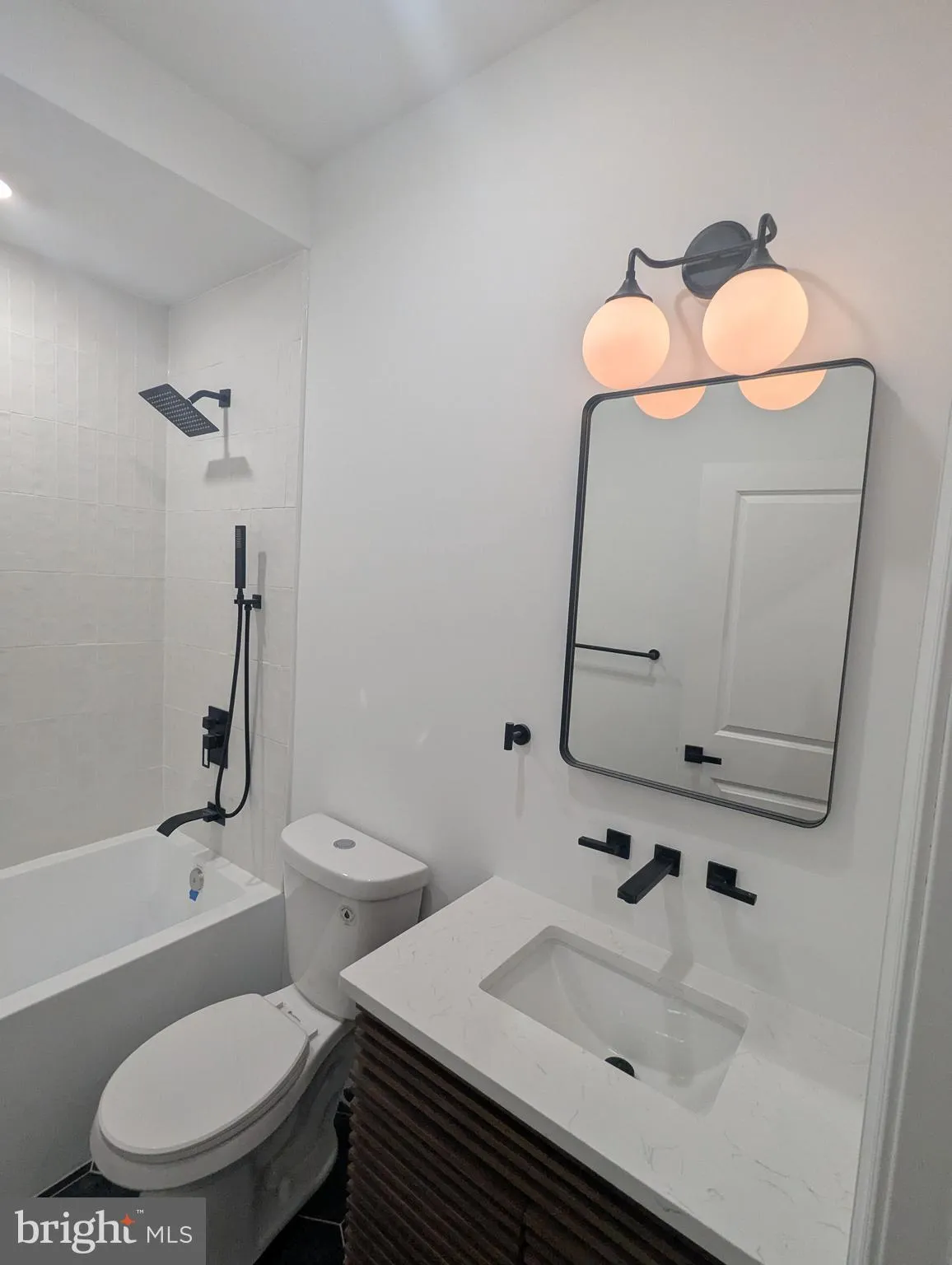 Philadelphia, Pennsylvania 19130, United States, 1 Bedroom Bedrooms, ,1 BathroomBathrooms,Residential,Pending,85244