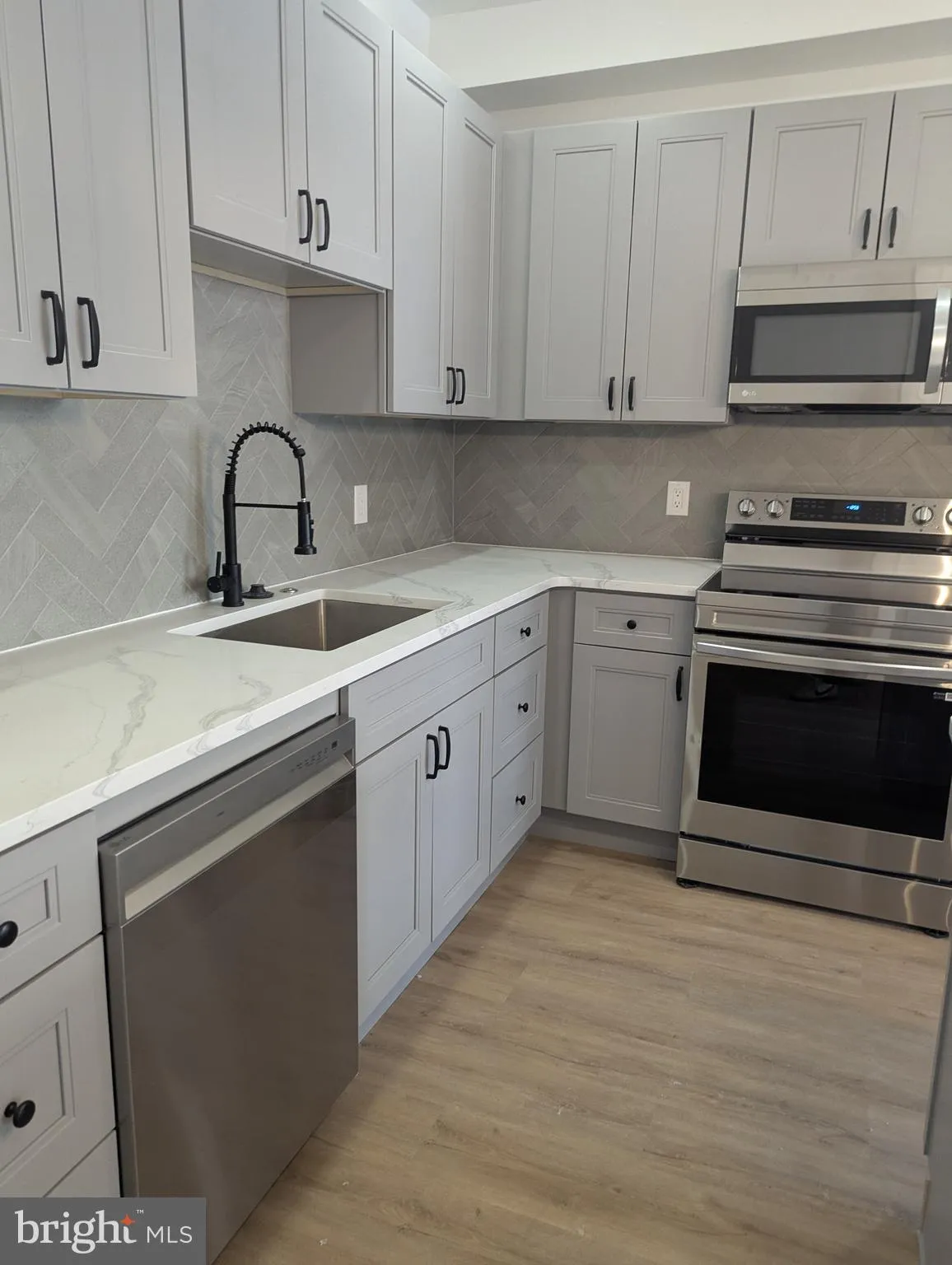 Philadelphia, Pennsylvania 19130, United States, 1 Bedroom Bedrooms, ,1 BathroomBathrooms,Residential,Pending,85244