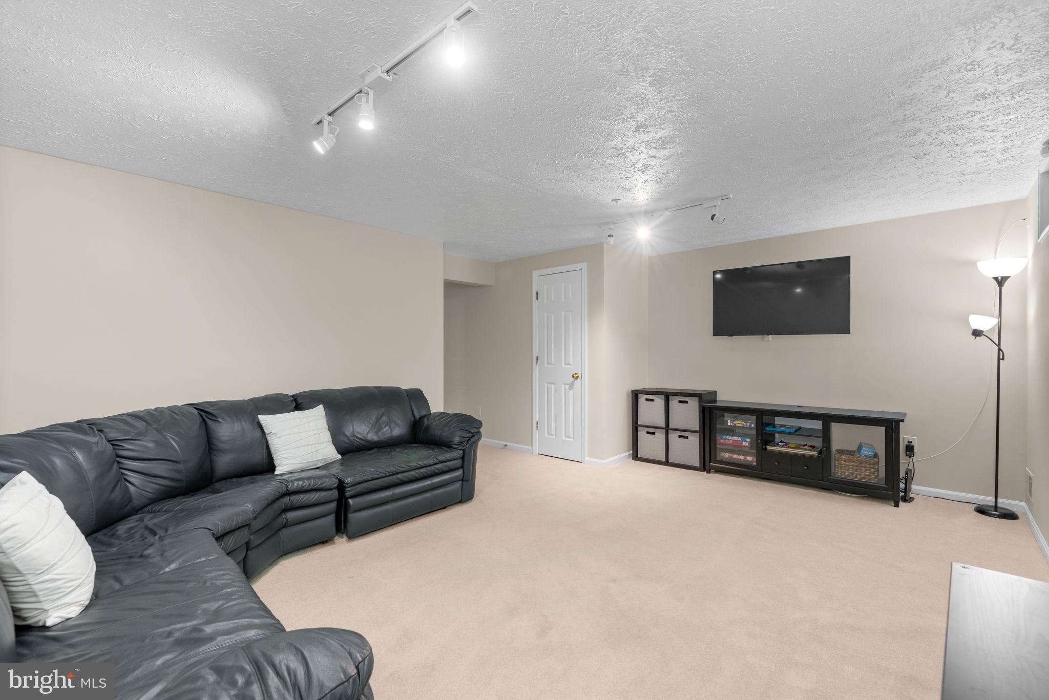 LONG REACH - Residential