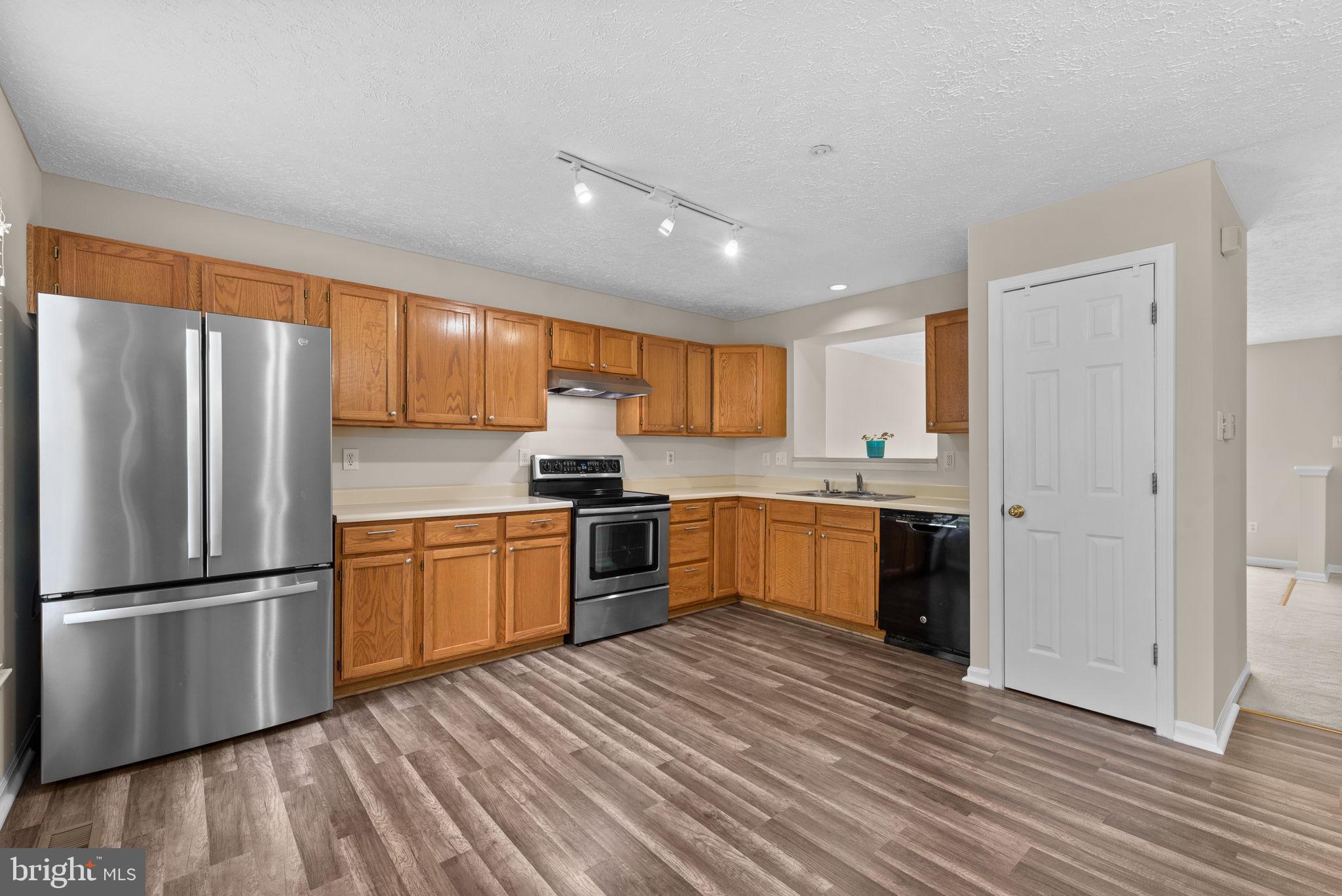 LONG REACH - Residential