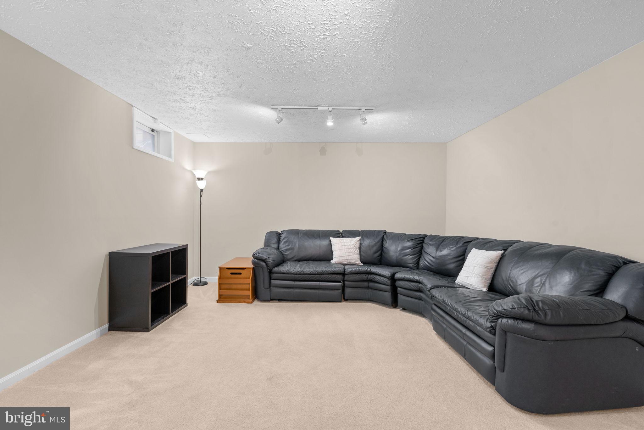 LONG REACH - Residential