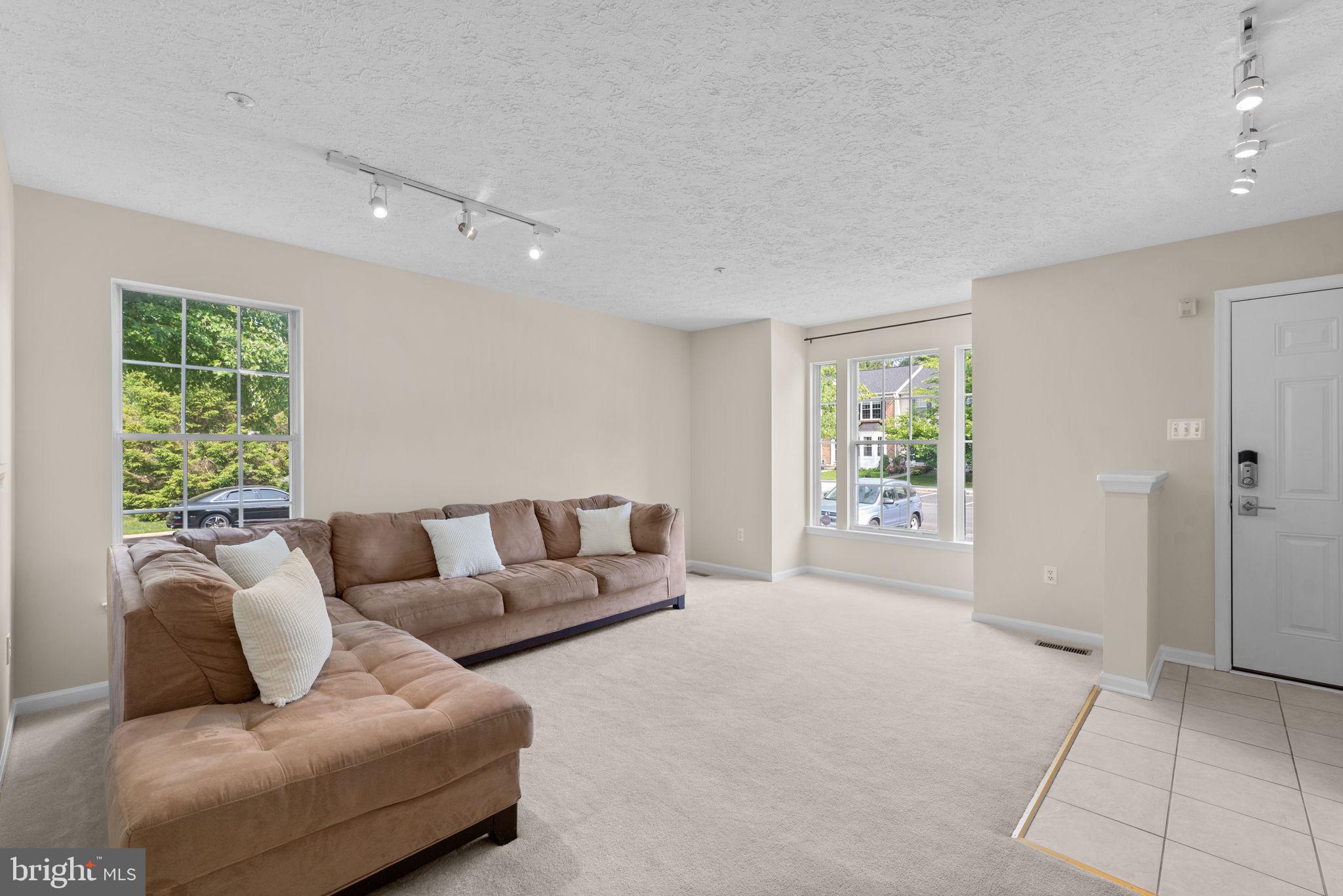 LONG REACH - Residential