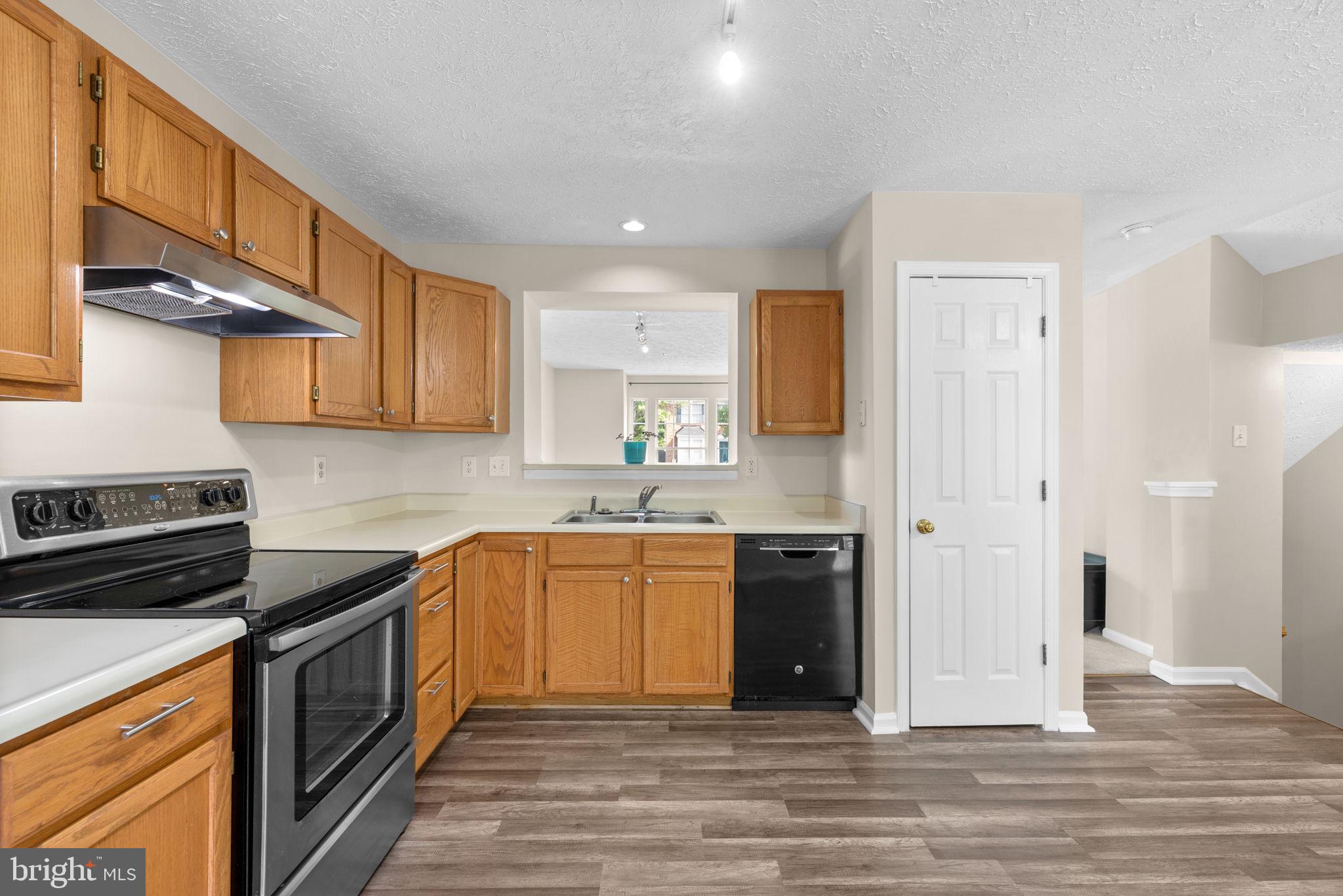 LONG REACH - Residential