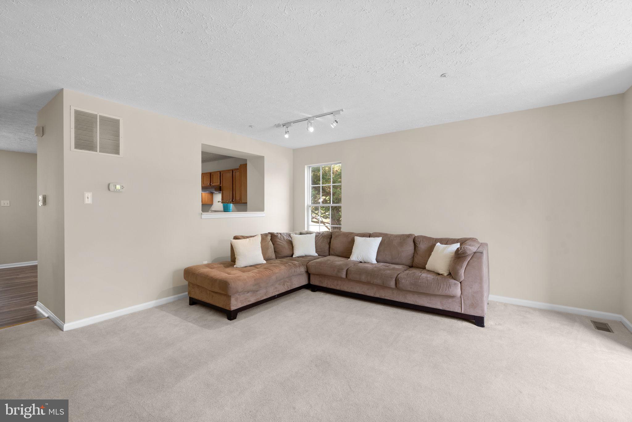 LONG REACH - Residential